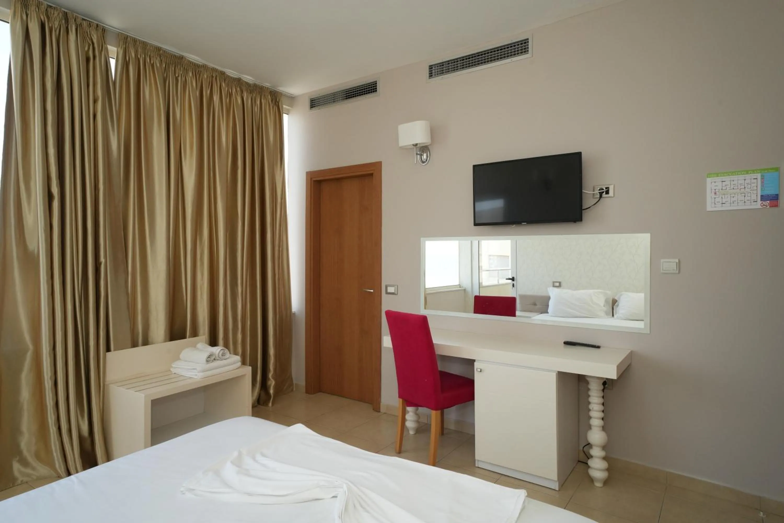 Photo of the whole room in Sun Hotel