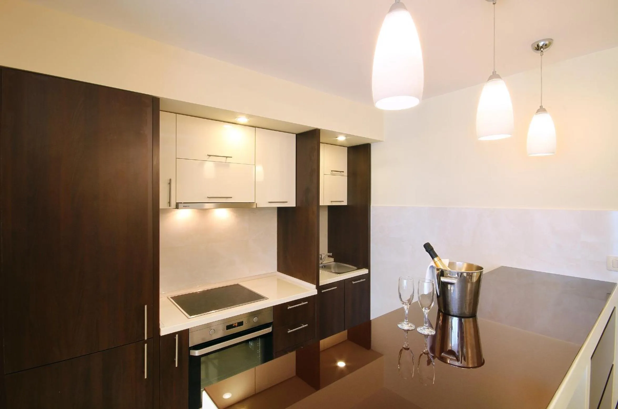 Kitchen or kitchenette in Shine residence