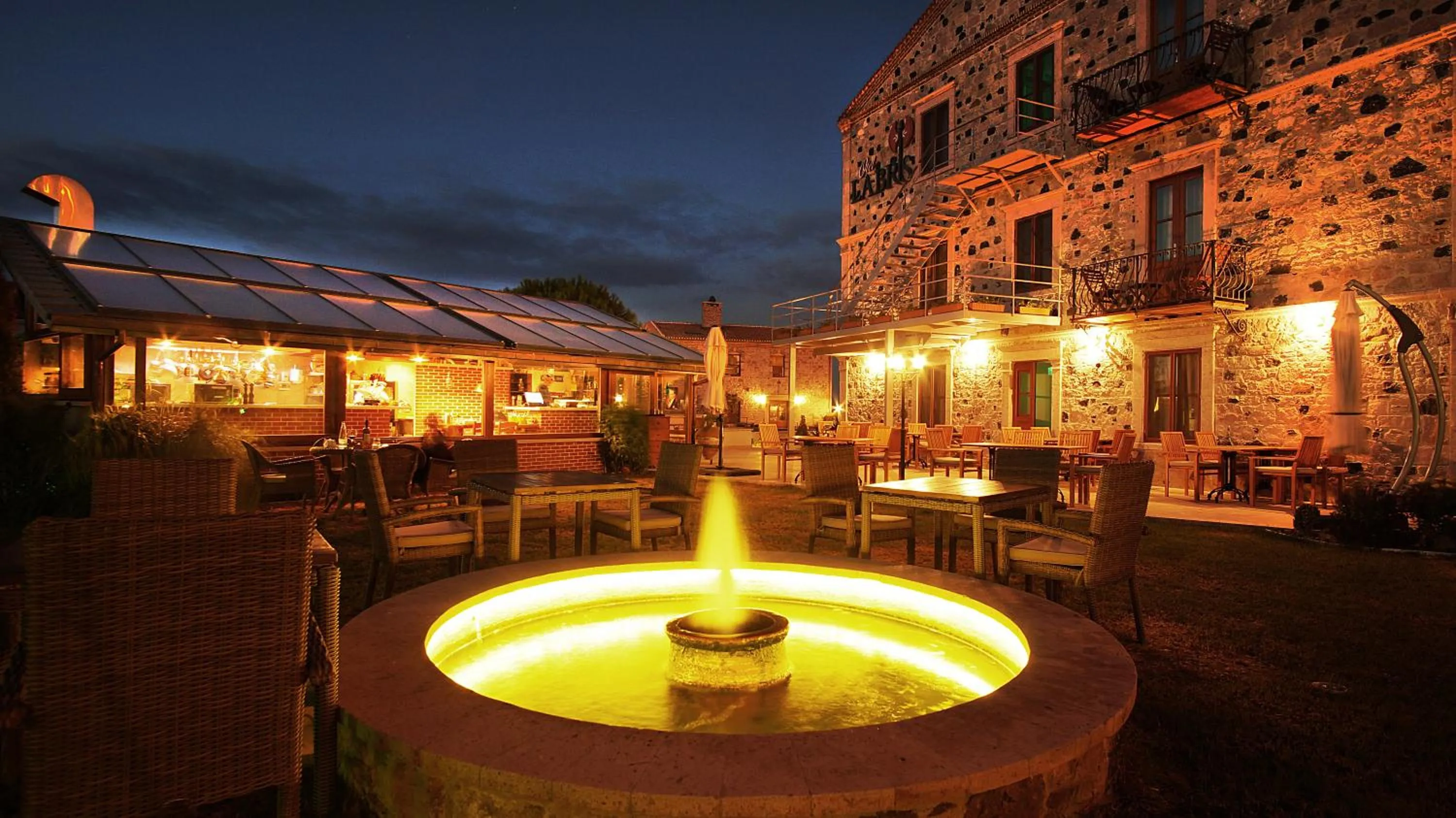 Restaurant/places to eat in Cunda Labris Hotel