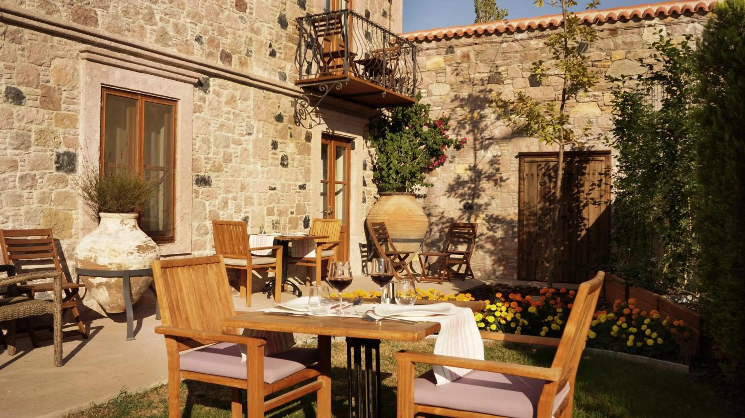 Restaurant/places to eat in Cunda Labris Hotel