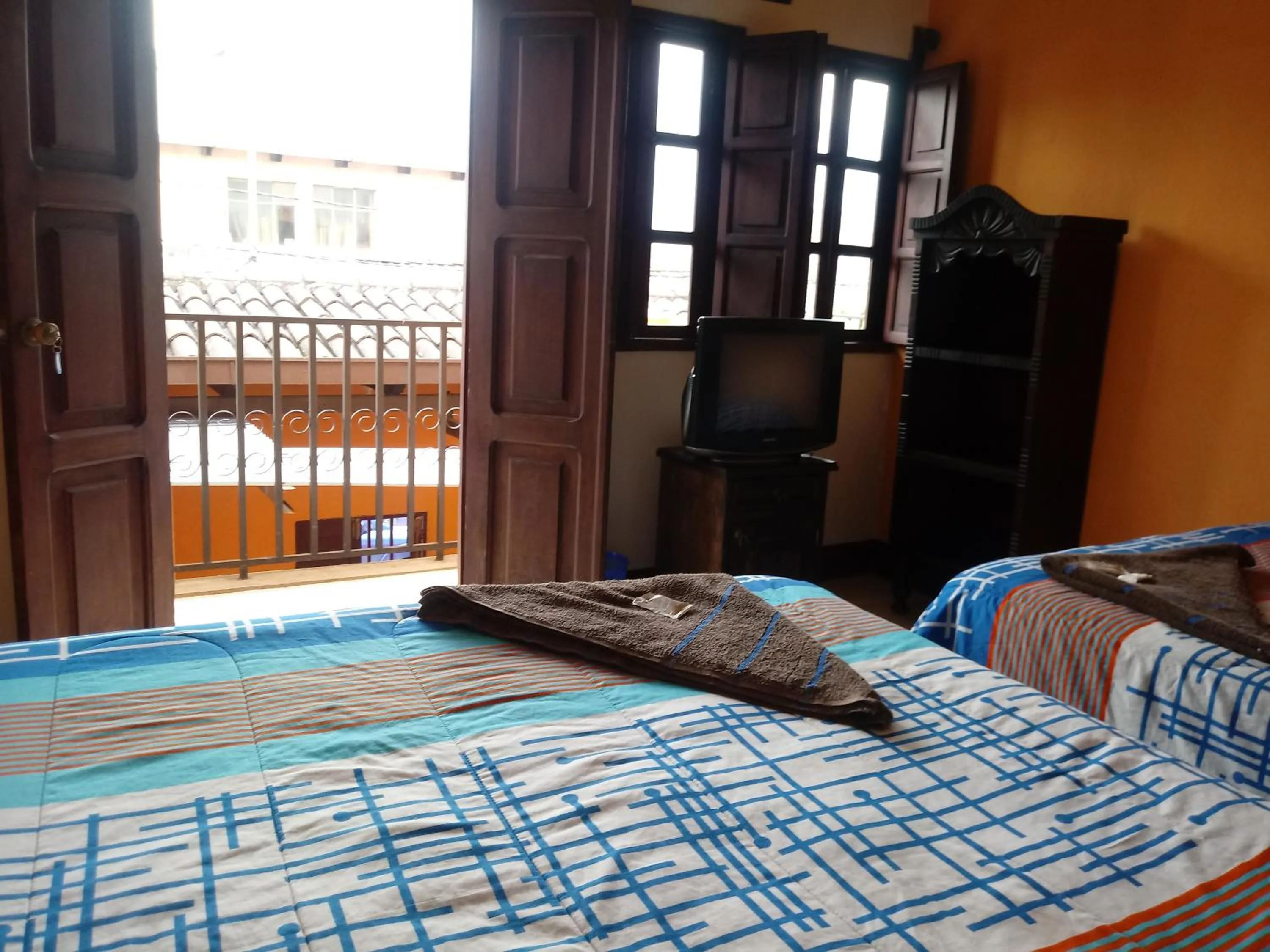 Twin Room with Private Bathroom in Hospedaje El Viajero Antigua