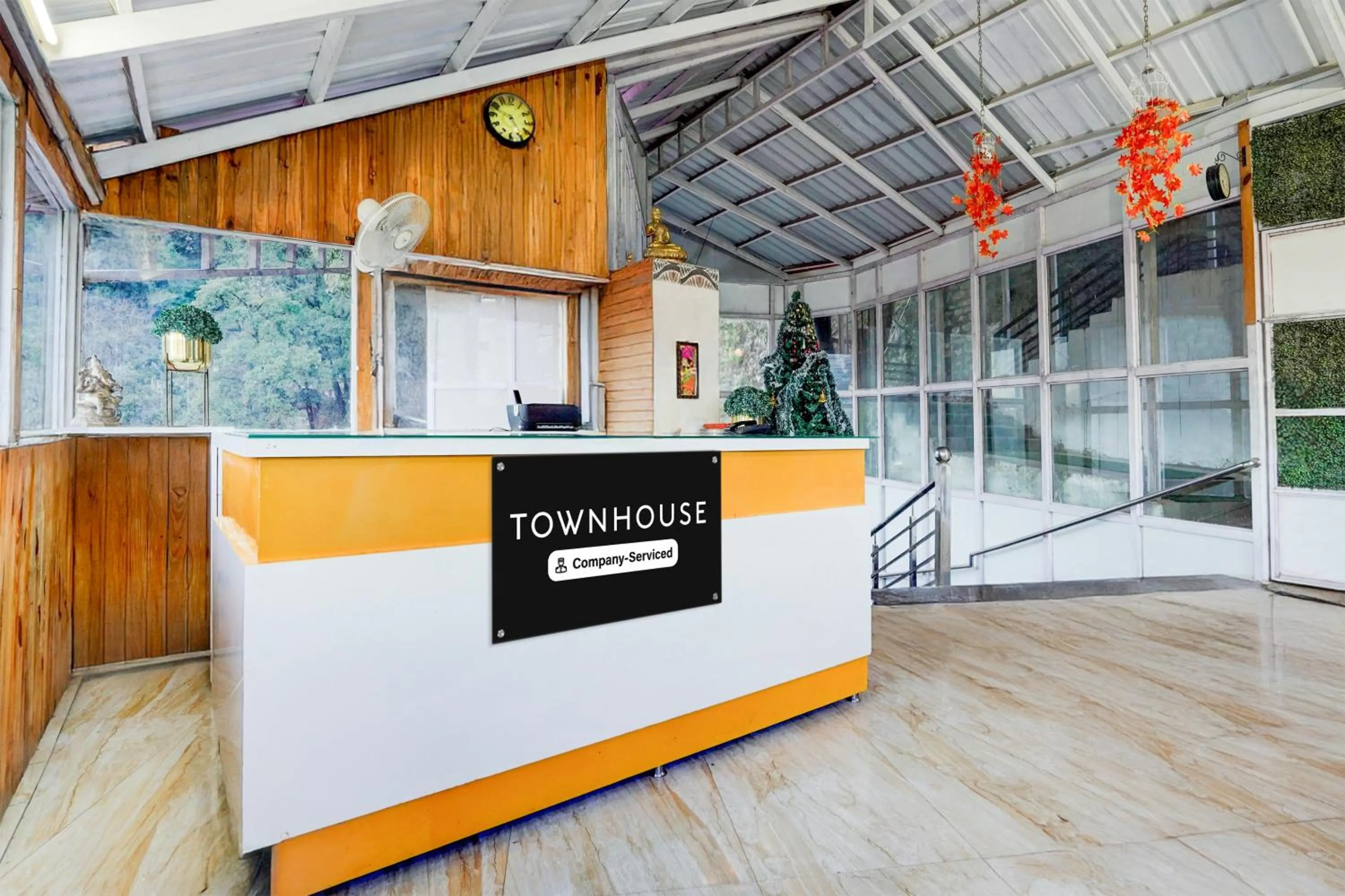 Lobby or reception in Townhouse Mall Road Near Library Chowk