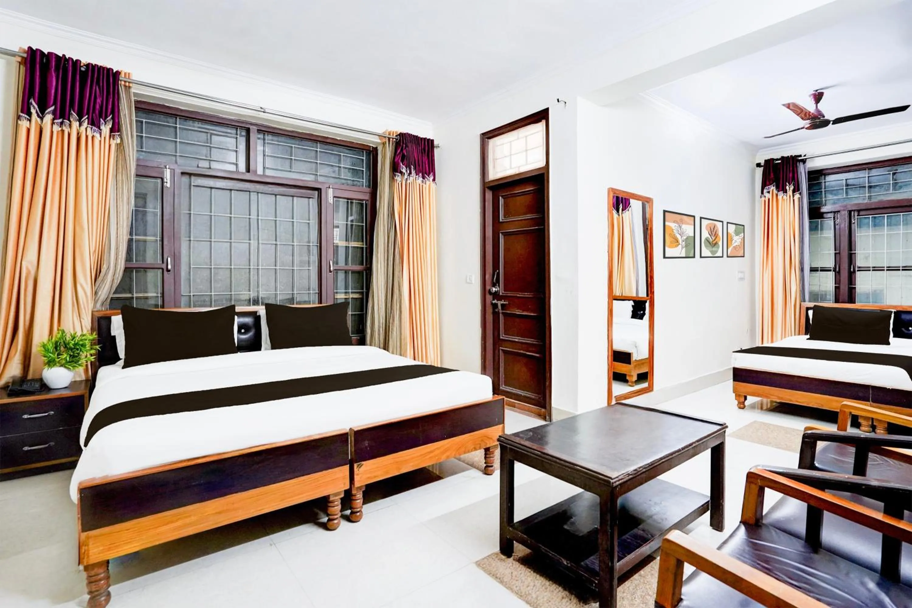 Bedroom, Bed in Townhouse Mall Road Near Library Chowk