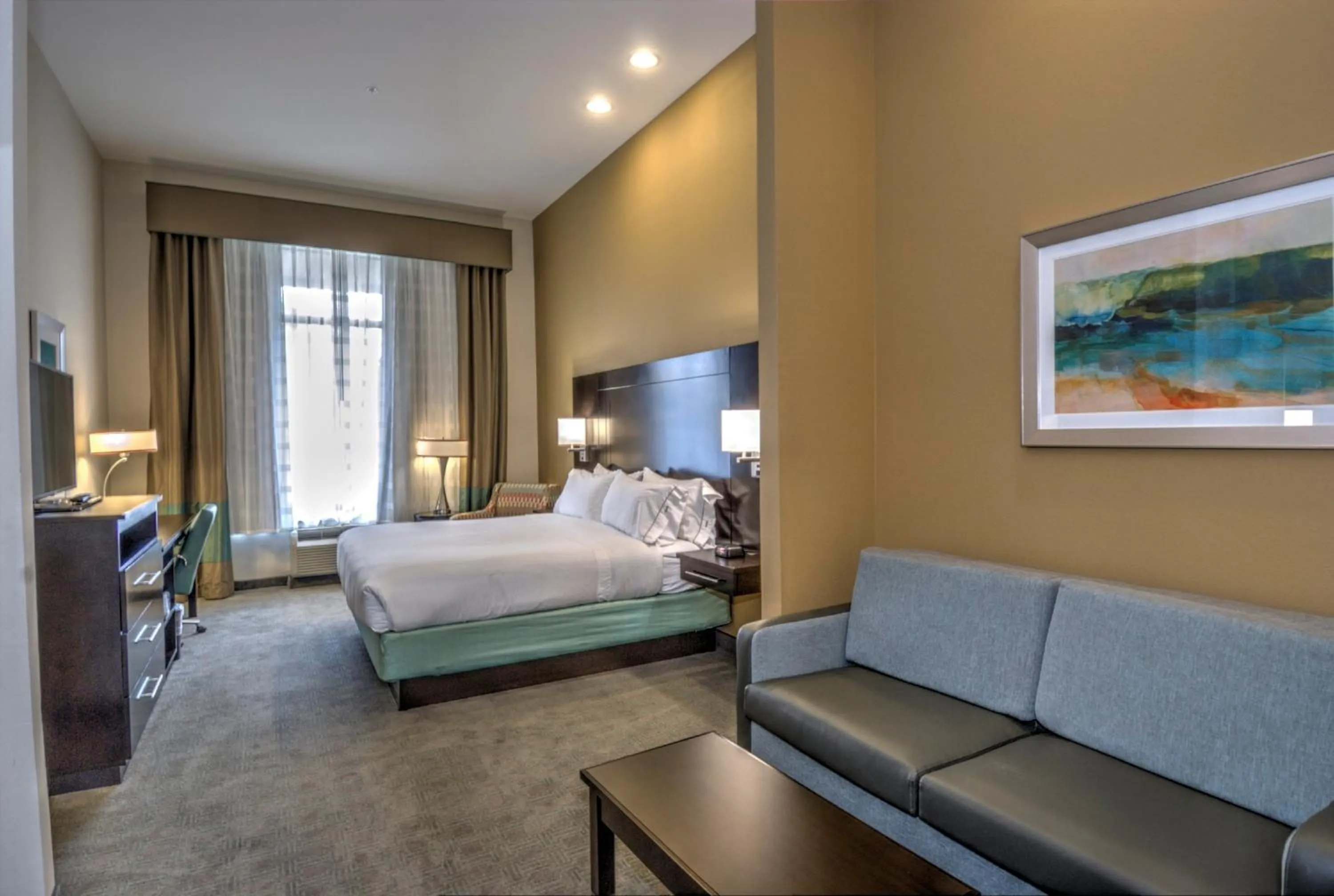 Photo of the whole room, Bed in Holiday Inn Express & Suites Austin South by IHG