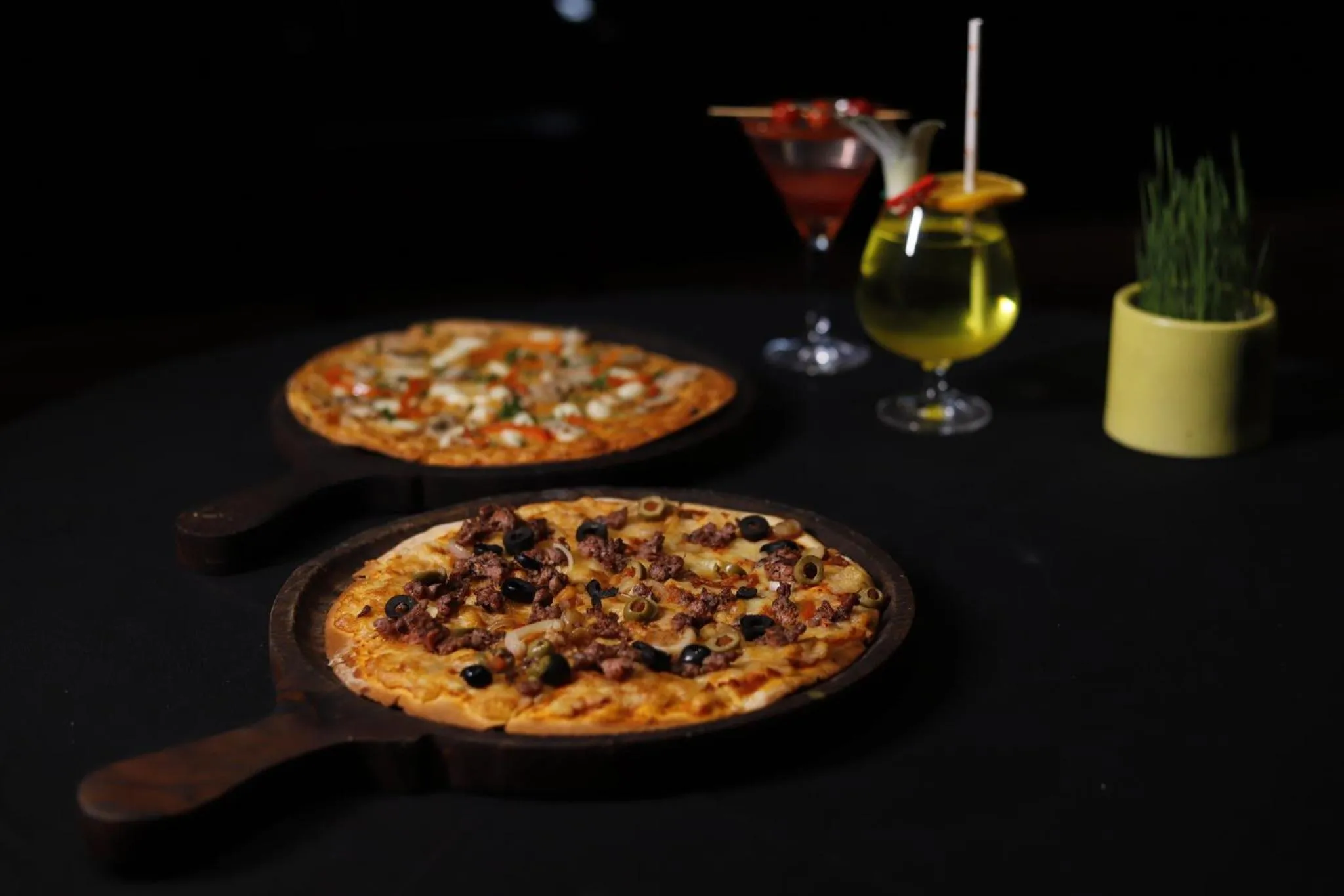 Restaurant/places to eat in Holiday Inn Jaipur City Centre by IHG