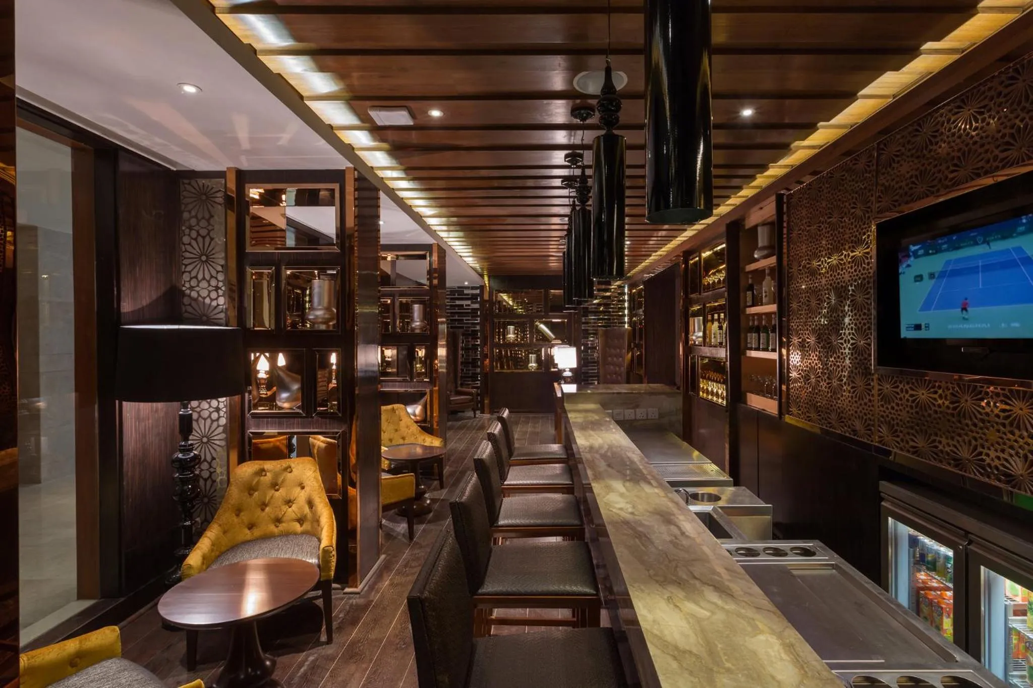 Lounge or bar in Holiday Inn Jaipur City Centre by IHG