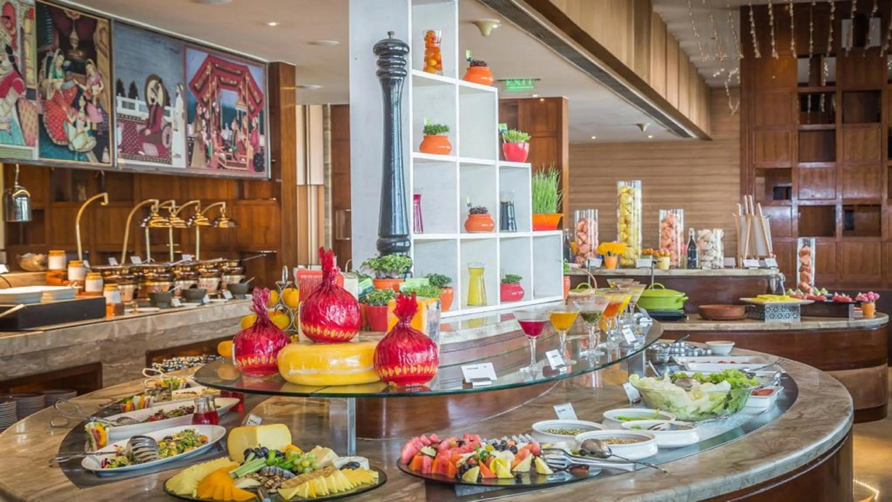 Restaurant/places to eat in Holiday Inn Jaipur City Centre by IHG