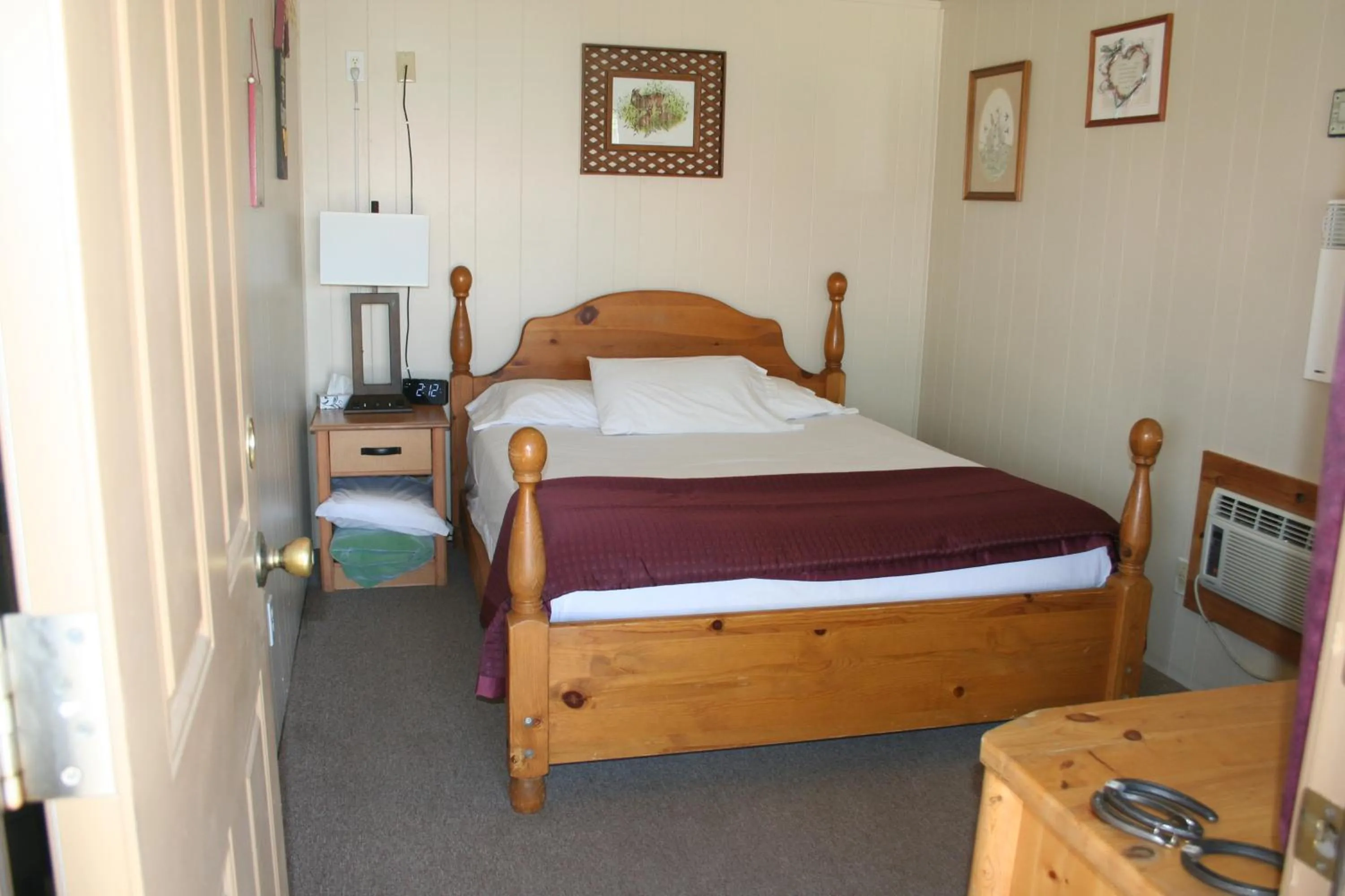 Bed in Hatch Station Bryce Canyon