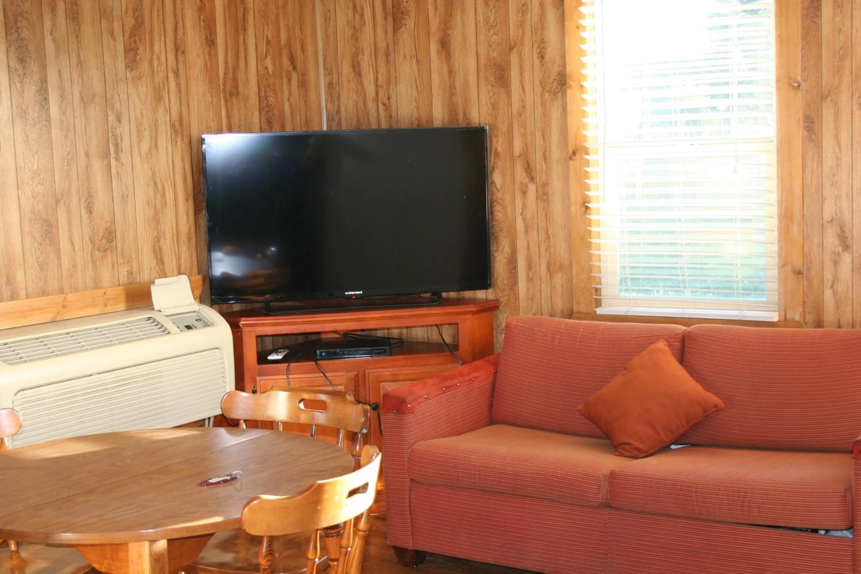 Living room in Hatch Station Bryce Canyon