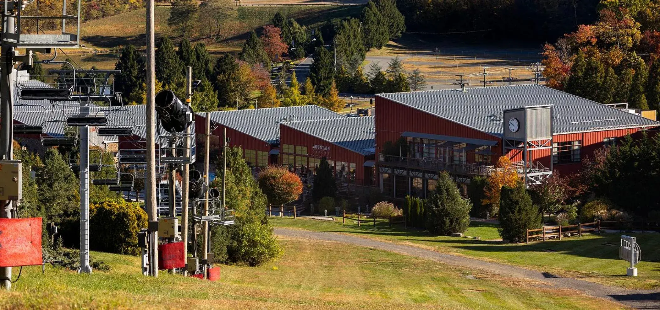 Property building in Bear Creek Mountain Resort Property building in Bear Creek Mountain Resort