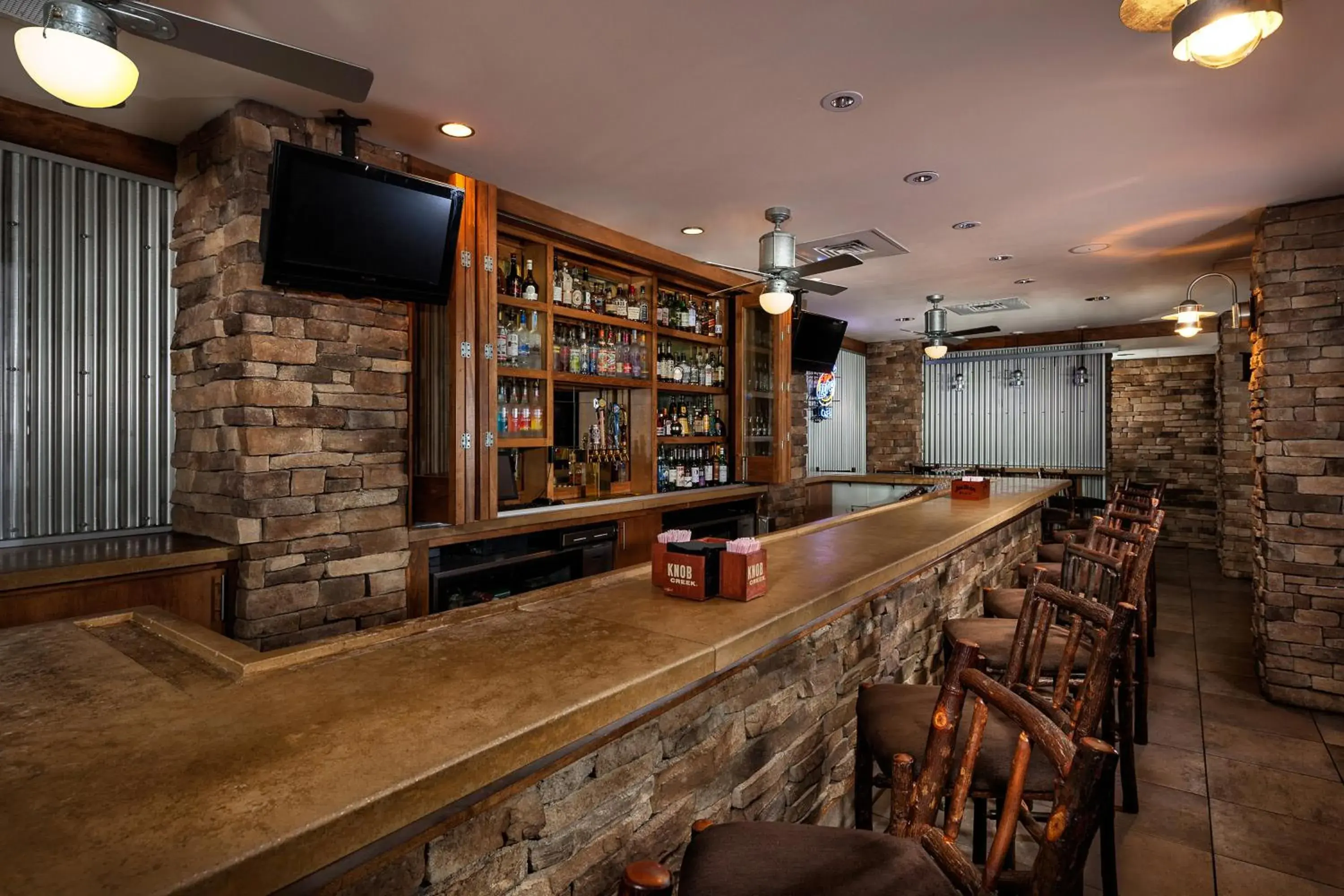 Lounge or bar in Bear Creek Mountain Resort Lounge or bar in Bear Creek Mountain Resort