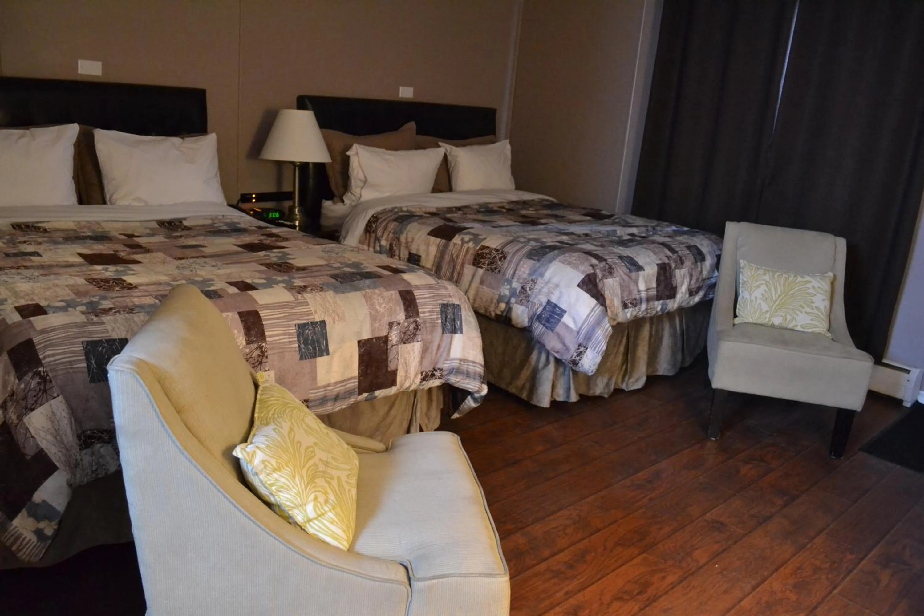 Bed in St. Paul Lodge