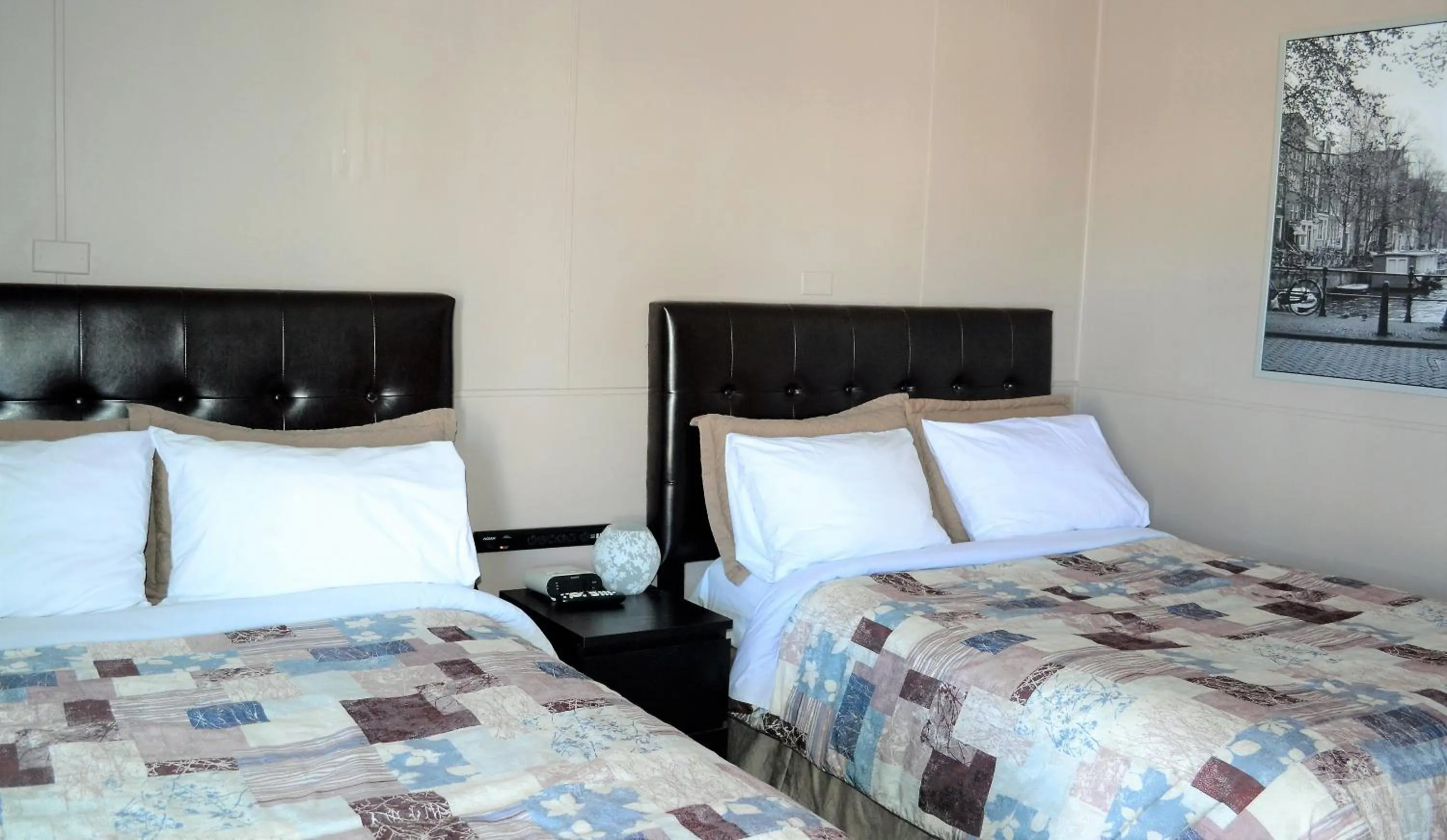 Bed in St. Paul Lodge