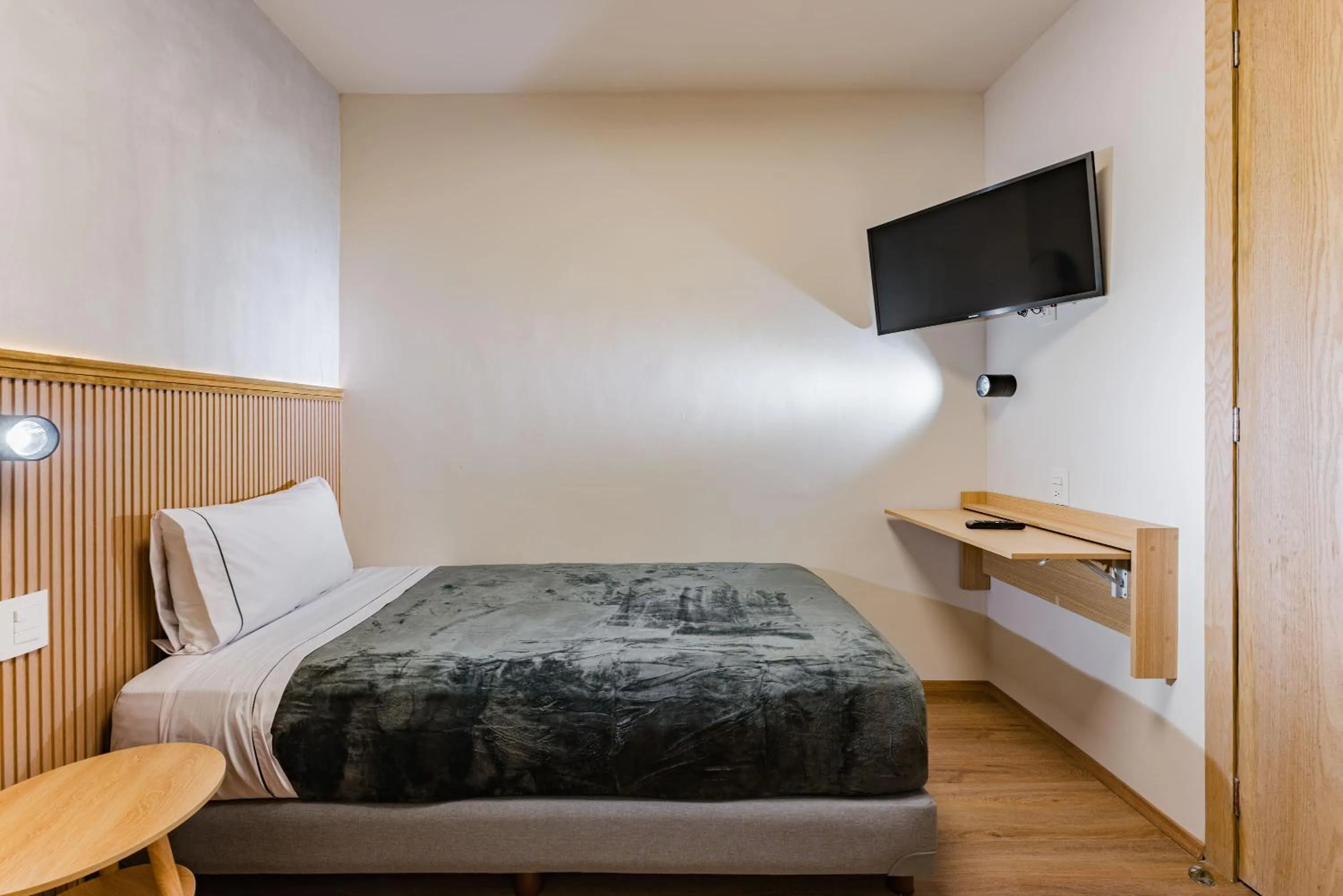 Photo of the whole room, Bed in Escandon Suites by Escajal Rooms