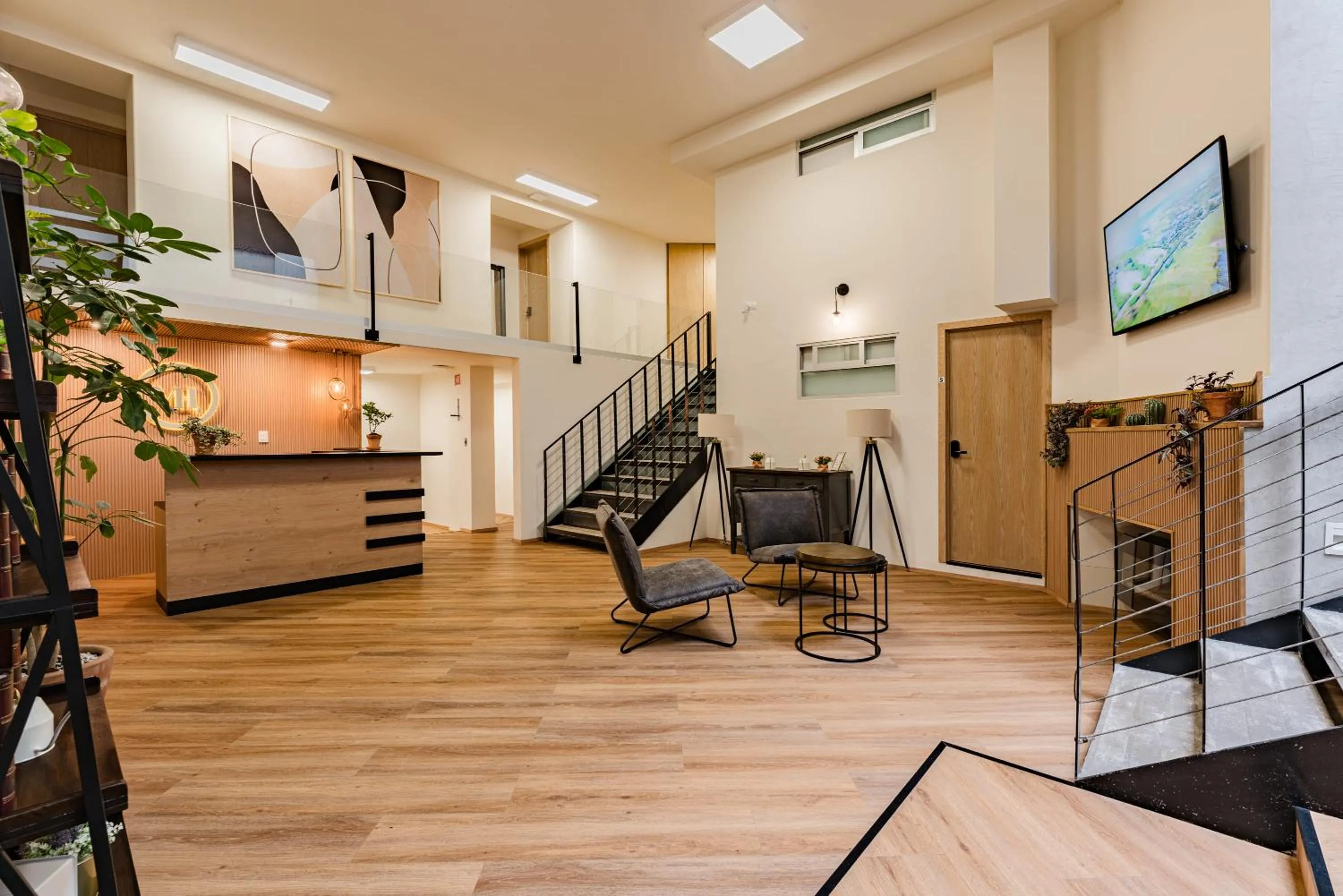 Communal lounge/ TV room in Escandon Suites by Escajal Rooms