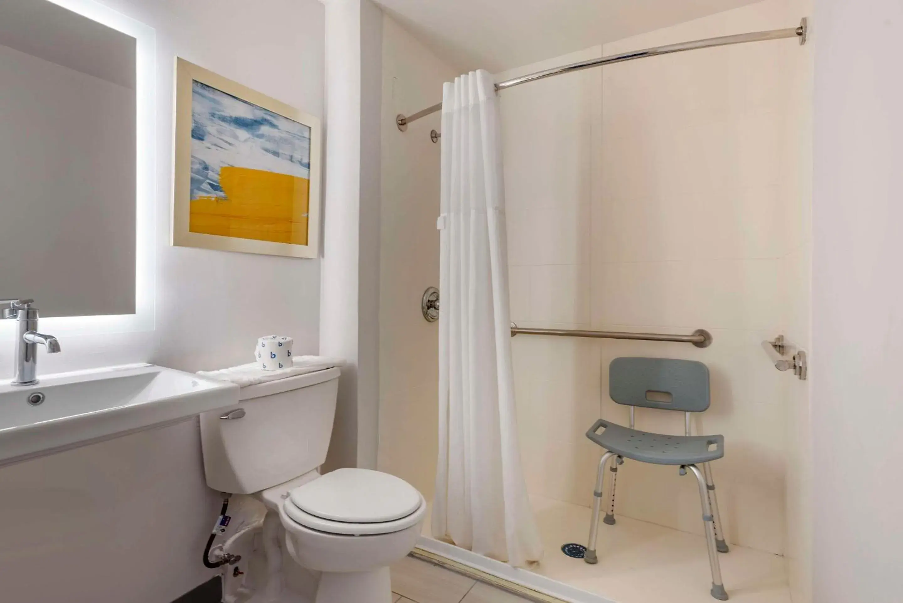 Bedroom in Comfort Inn Philadelphia International Airport West Bedroom in Comfort Inn Philadelphia International Airport West