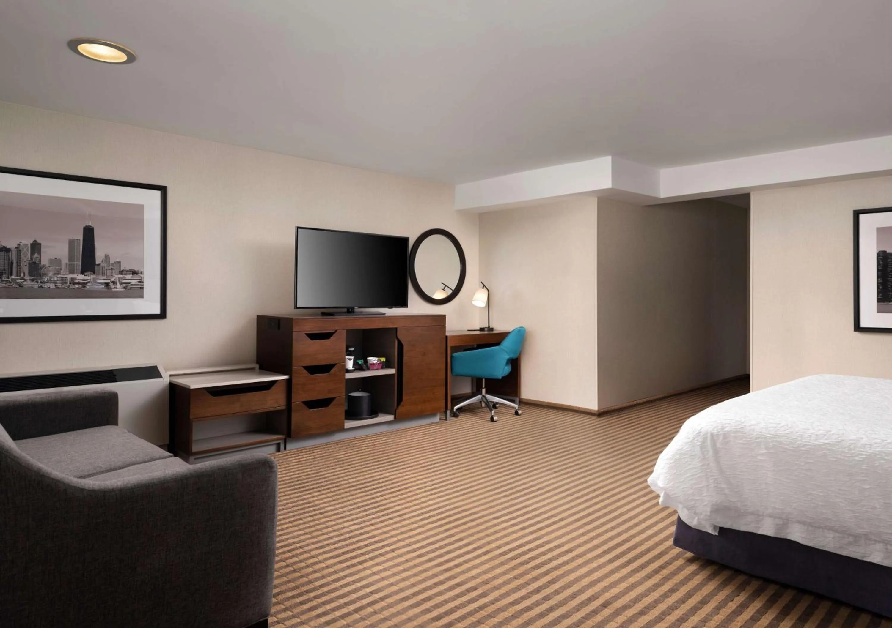 Bedroom, Bed in Hampton Inn Chicago Downtown/Magnificent Mile