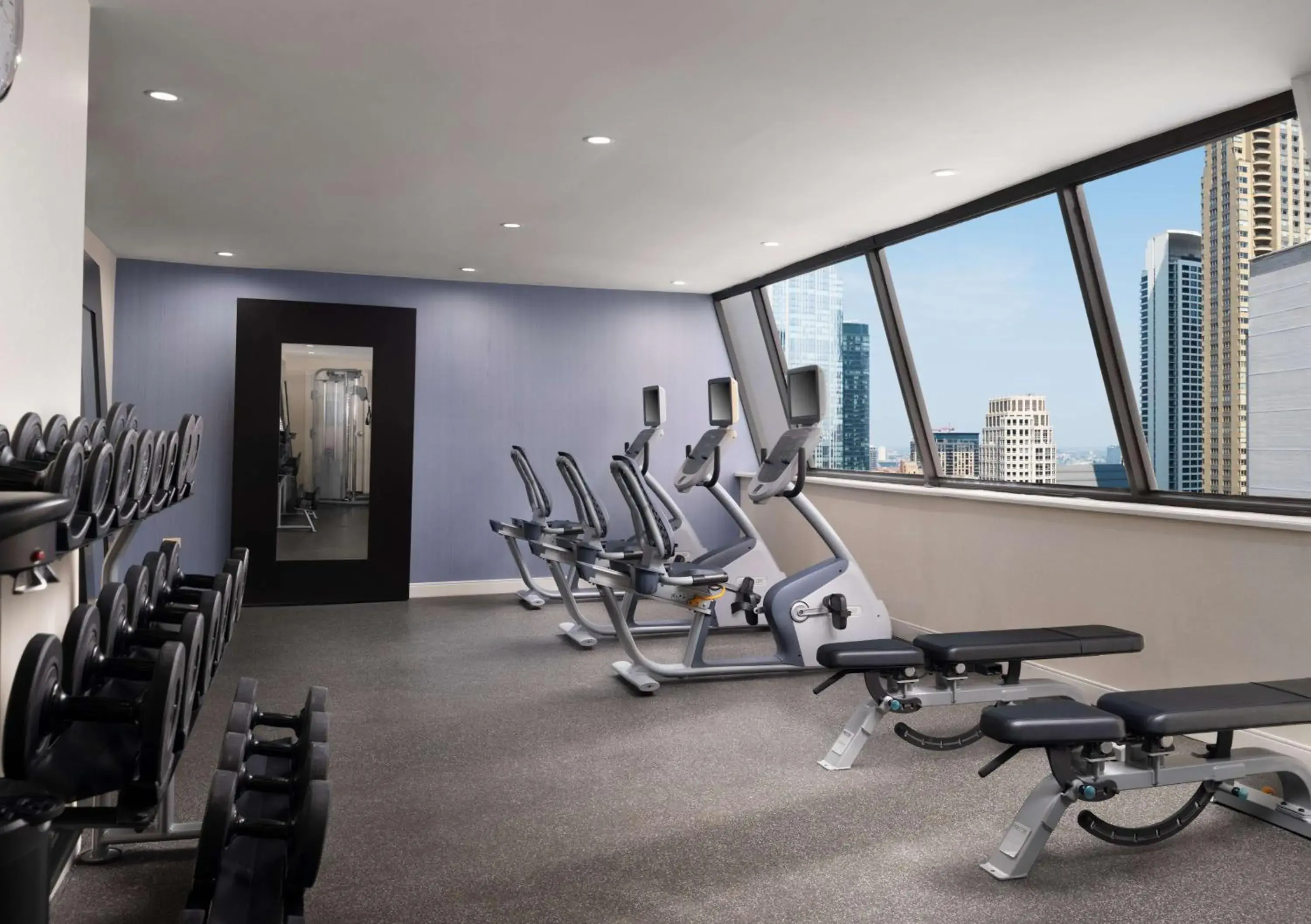 Fitness centre/facilities in Hampton Inn Chicago Downtown/Magnificent Mile Fitness centre/facilities in Hampton Inn Chicago Downtown/Magnificent Mile
