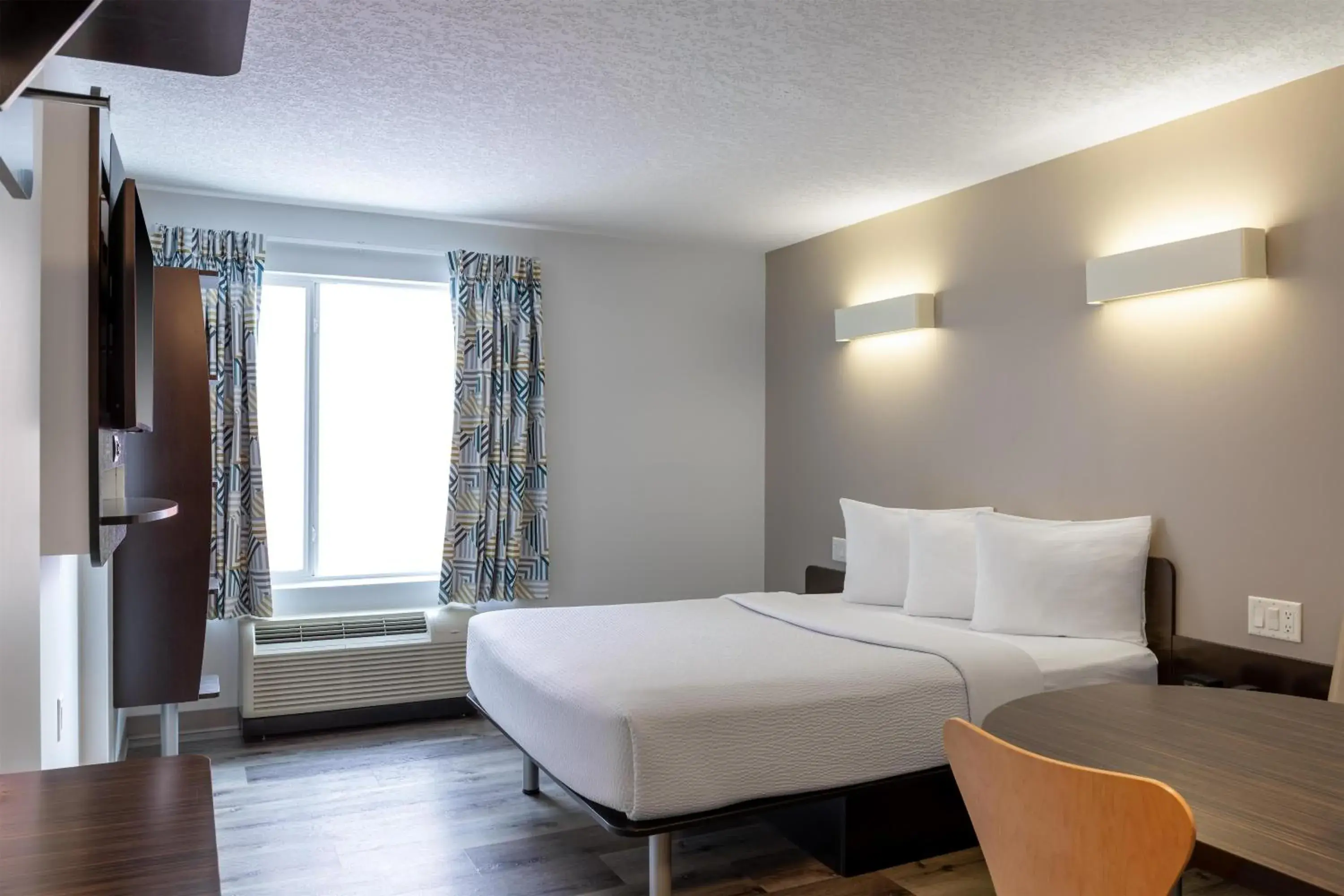 Bedroom, Bed in Motel 6 Airdrie Bedroom, Bed in Motel 6 Airdrie