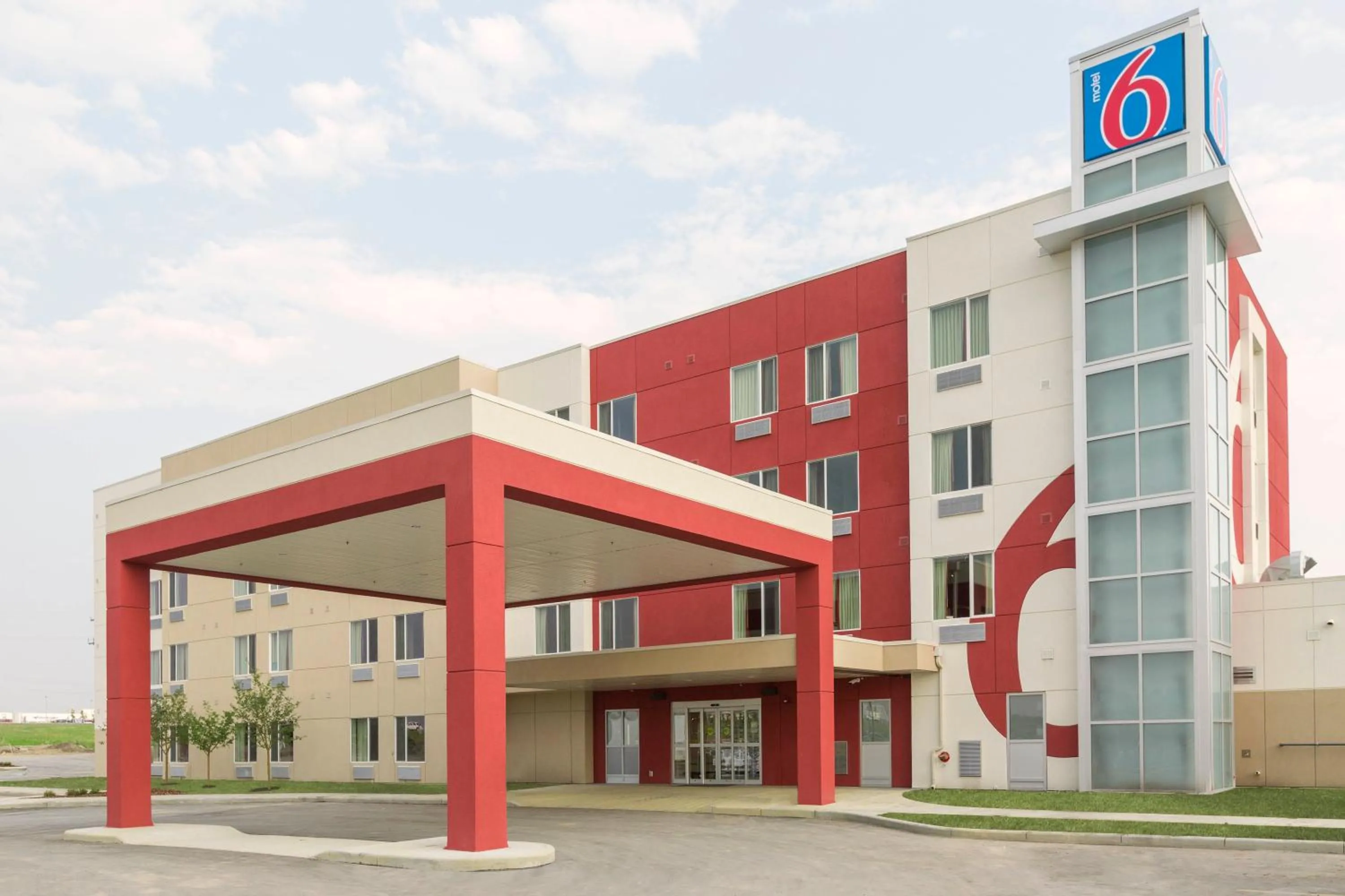 Facade/entrance in Motel 6 Airdrie