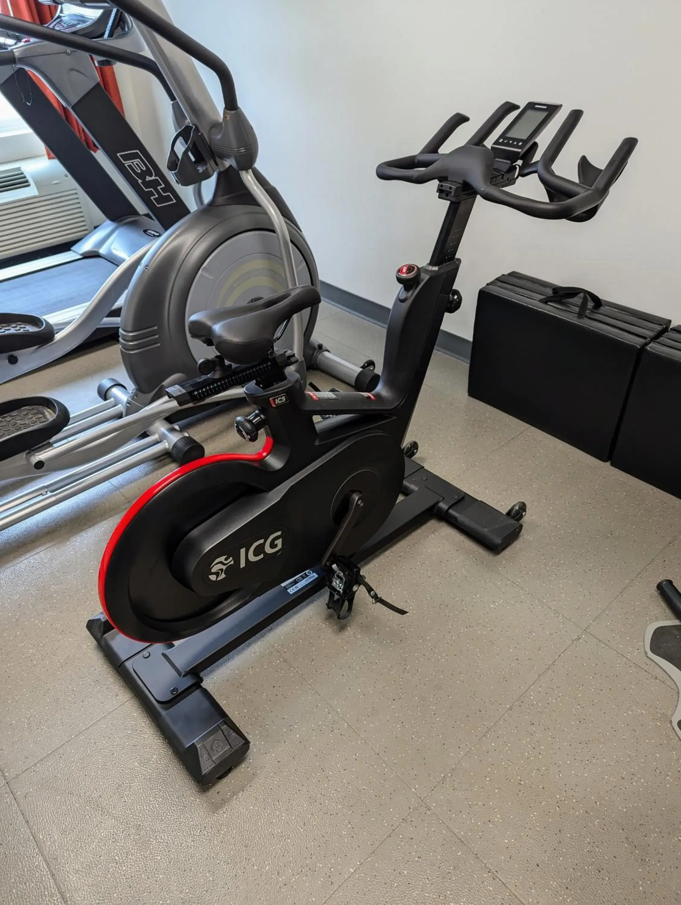 Fitness centre/facilities in Motel 6 Airdrie Fitness centre/facilities in Motel 6 Airdrie