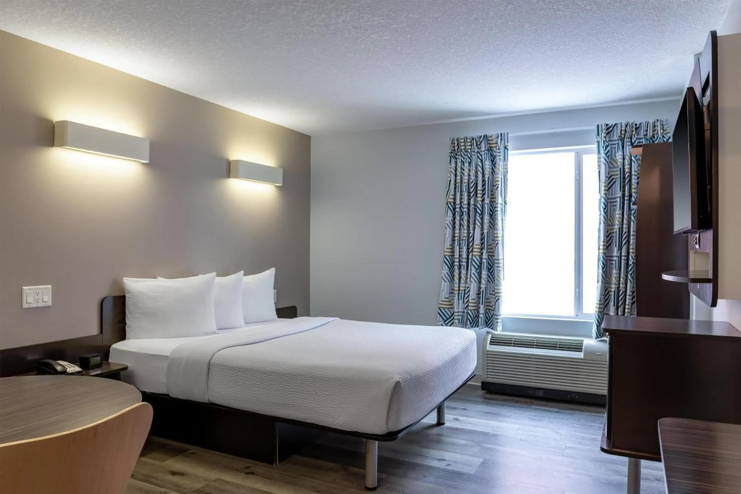 Bedroom, Bed in Motel 6 Airdrie Bedroom, Bed in Motel 6 Airdrie