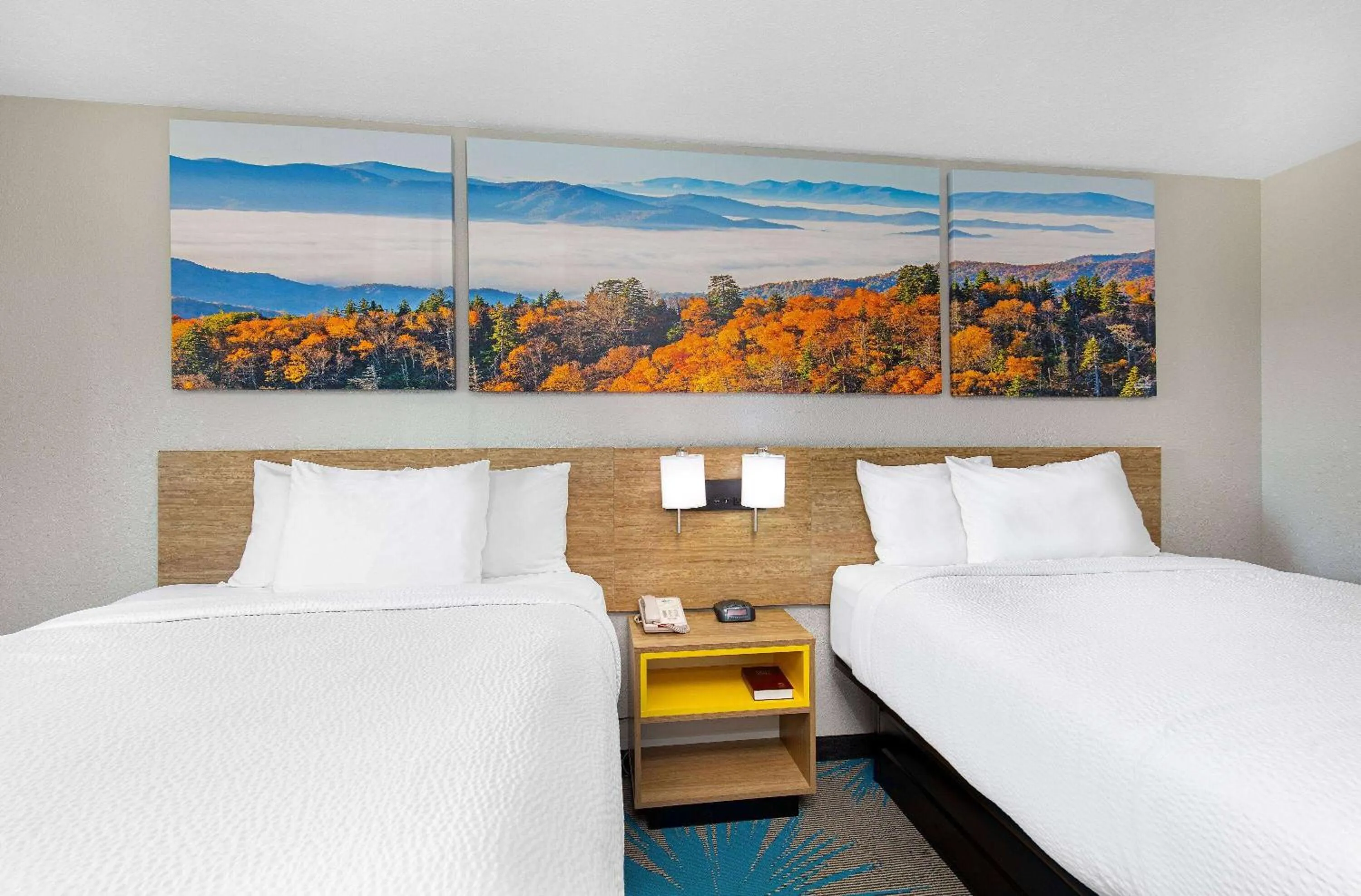 Photo of the whole room, Bed in Days Inn by Wyndham Savannah