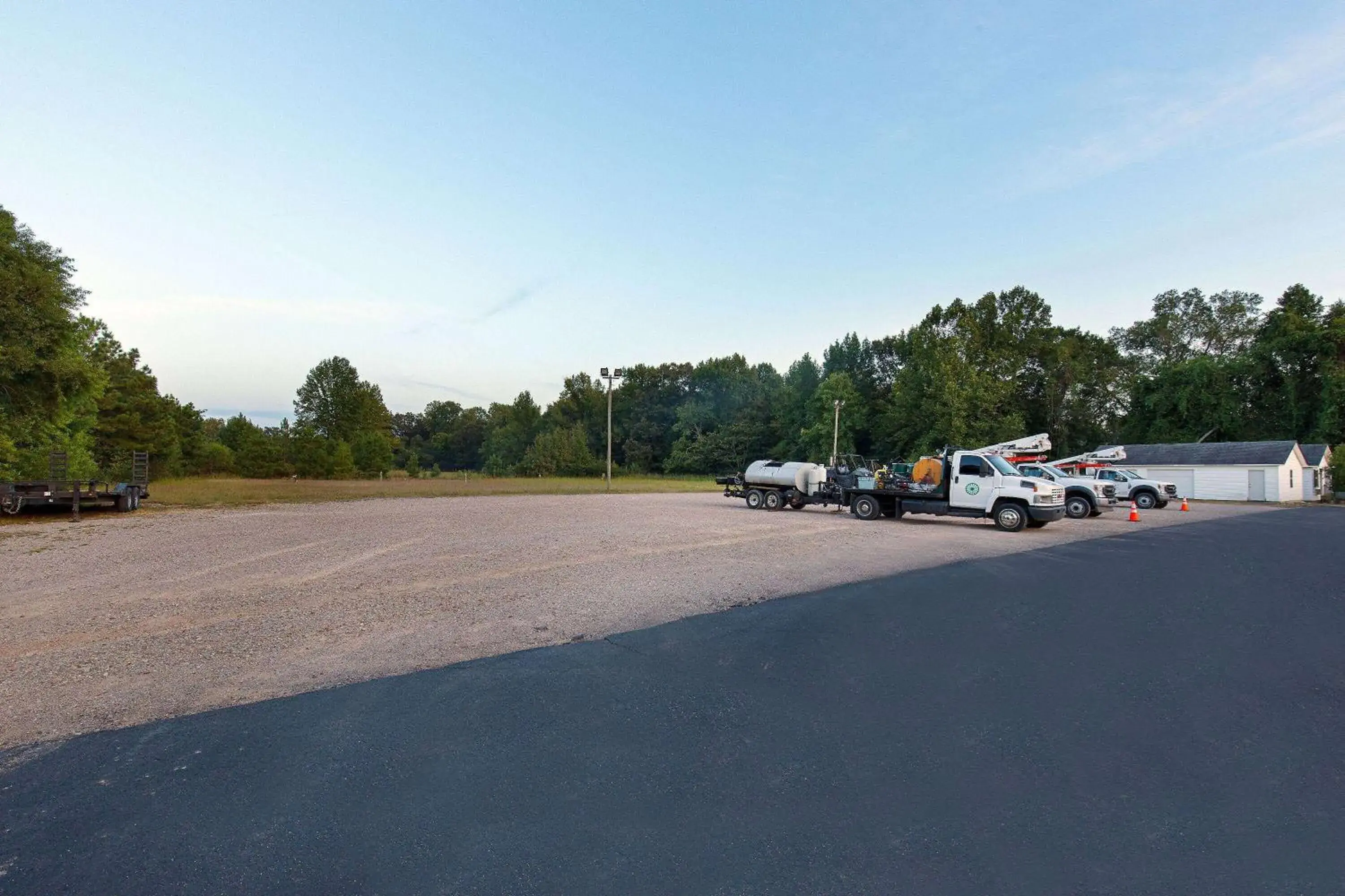 Property building in Days Inn by Wyndham Savannah Property building in Days Inn by Wyndham Savannah