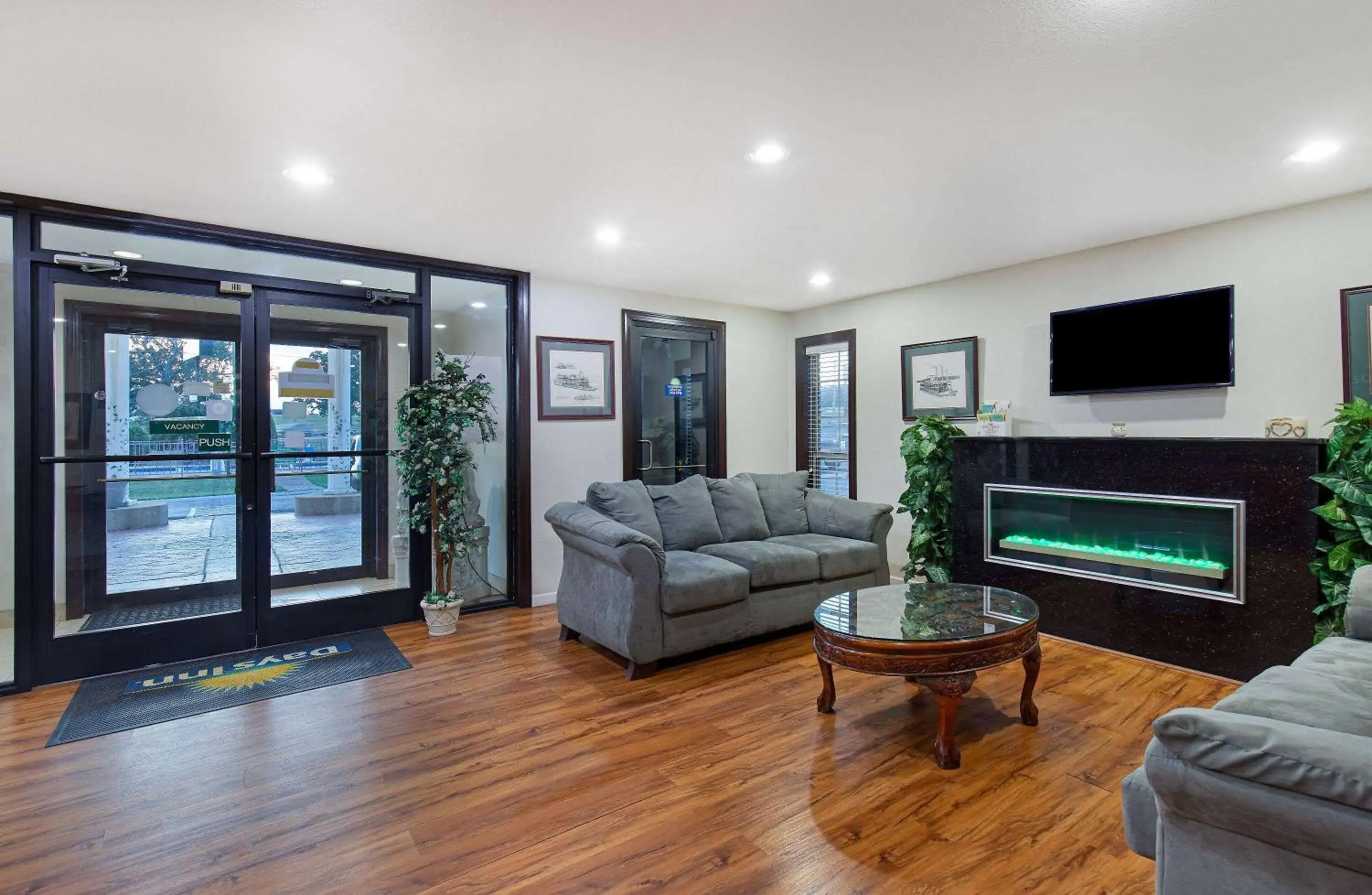 Lobby or reception in Days Inn by Wyndham Savannah Lobby or reception in Days Inn by Wyndham Savannah