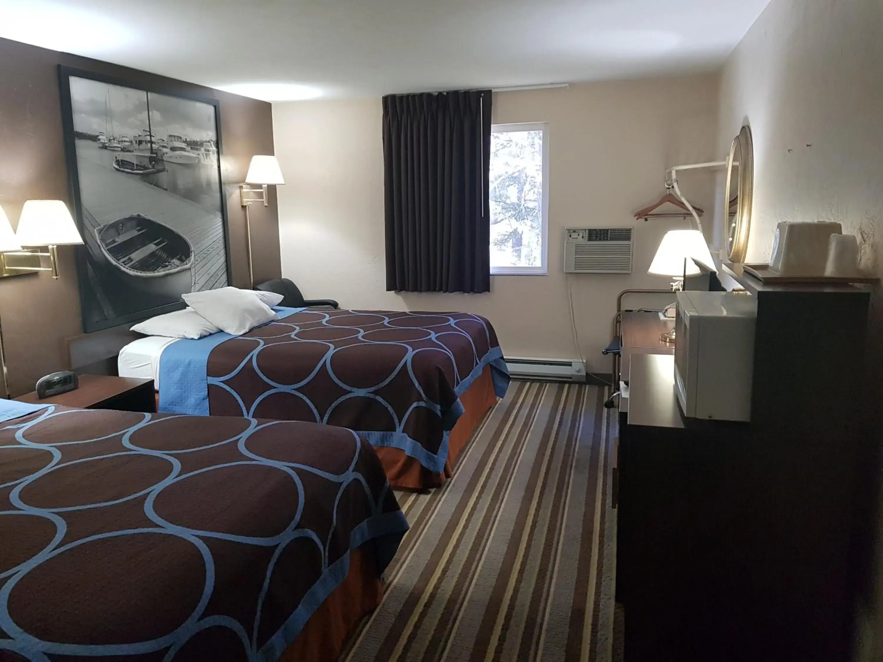 Photo of the whole room, Bed in Super 8 by Wyndham Shelton Photo of the whole room, Bed in Super 8 by Wyndham Shelton