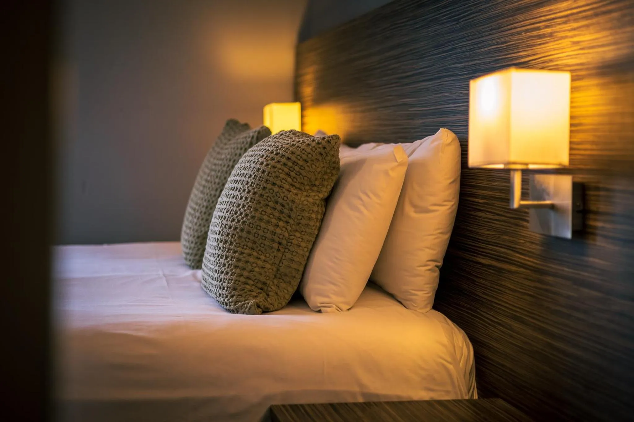 Bed in Three Horseshoes Inn