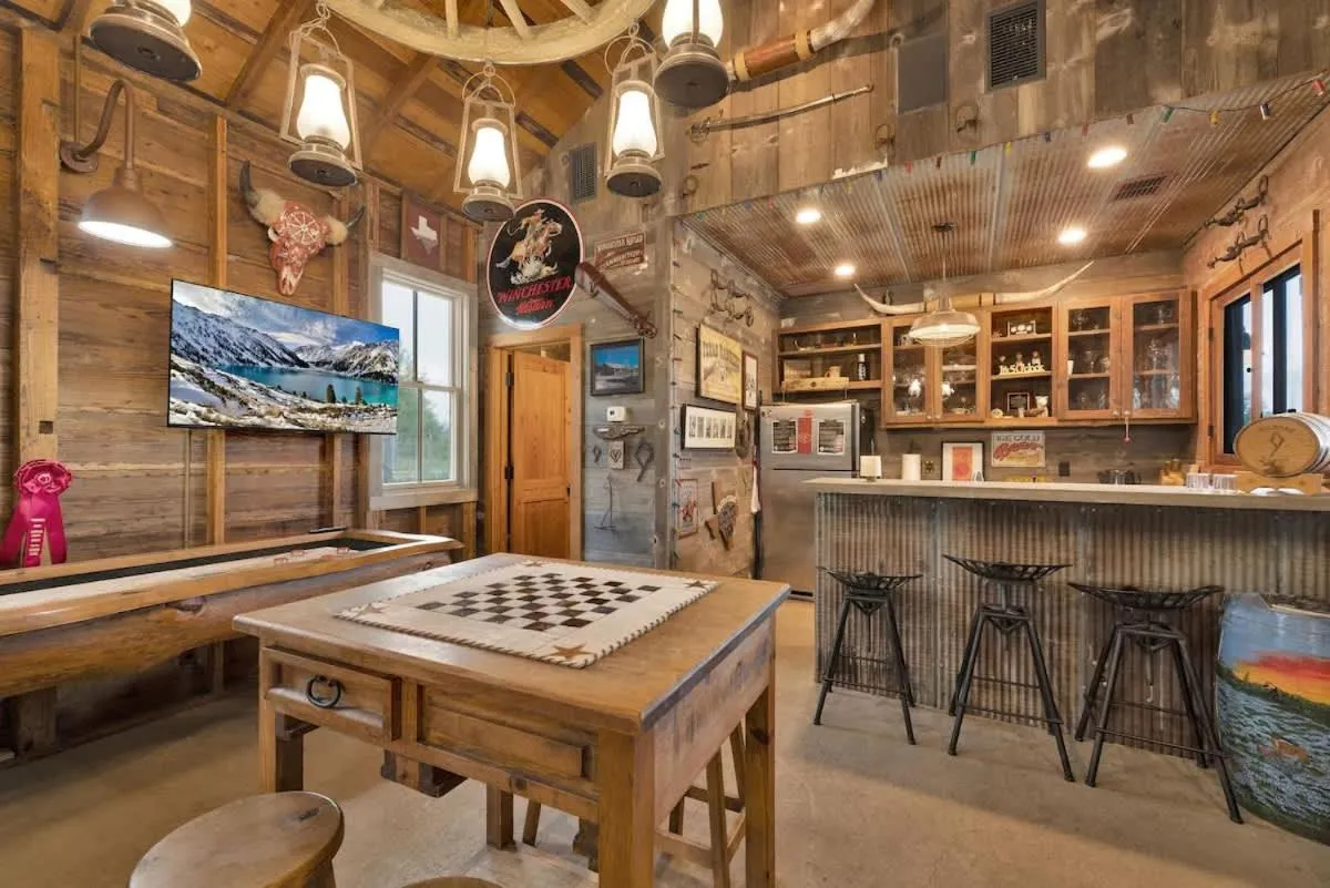 Dining area in Coco at Sunset Valley Ranch