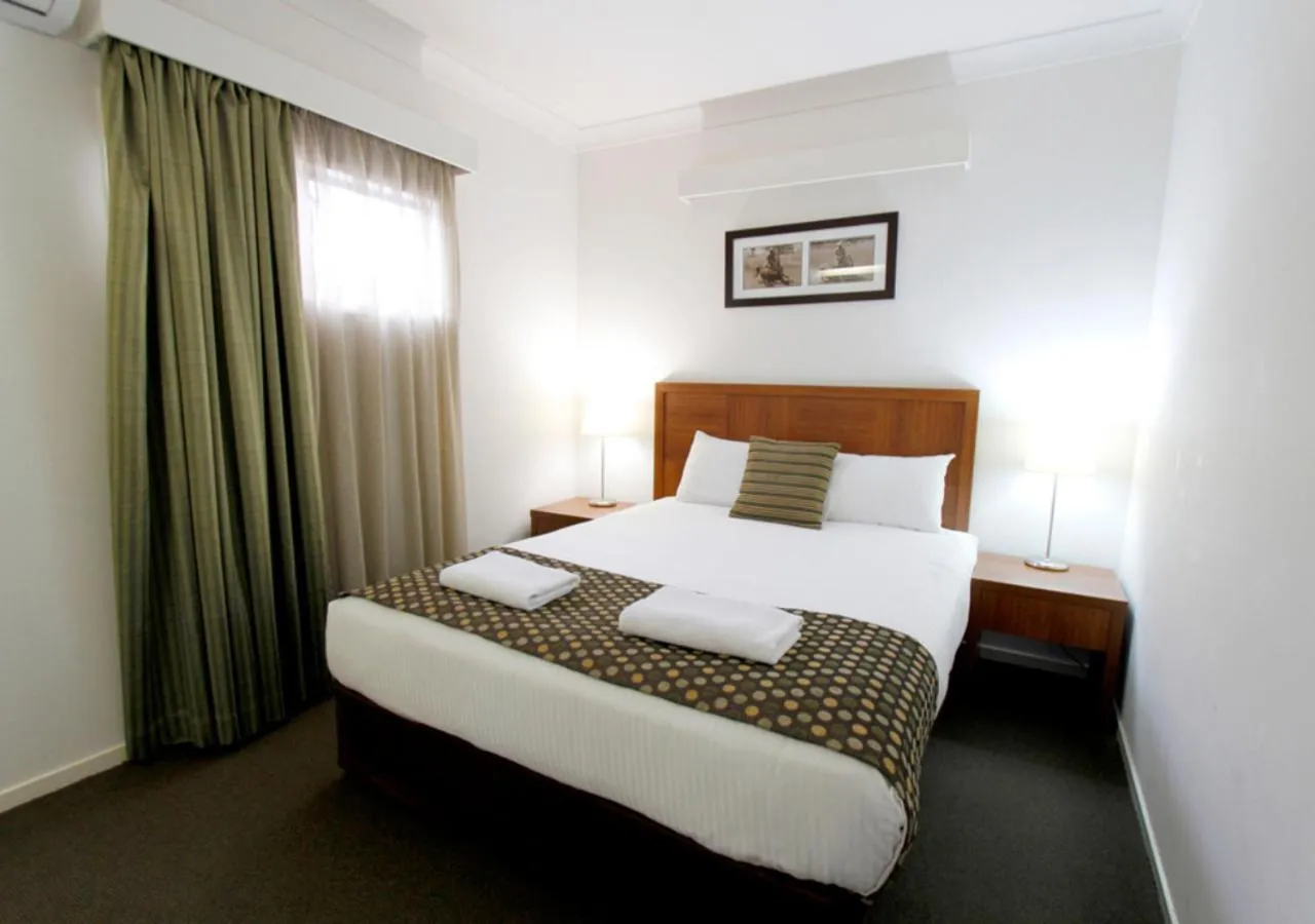 Bedroom, Bed in Chinchilla Downtown Motor Inn