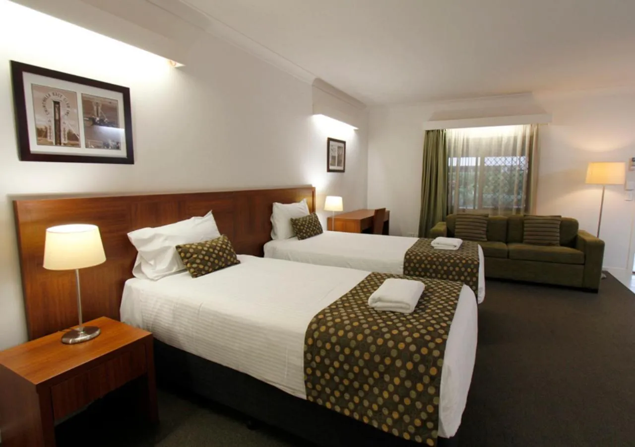 Bedroom, Bed in Chinchilla Downtown Motor Inn