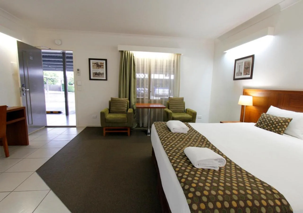 Bedroom, Bed in Chinchilla Downtown Motor Inn