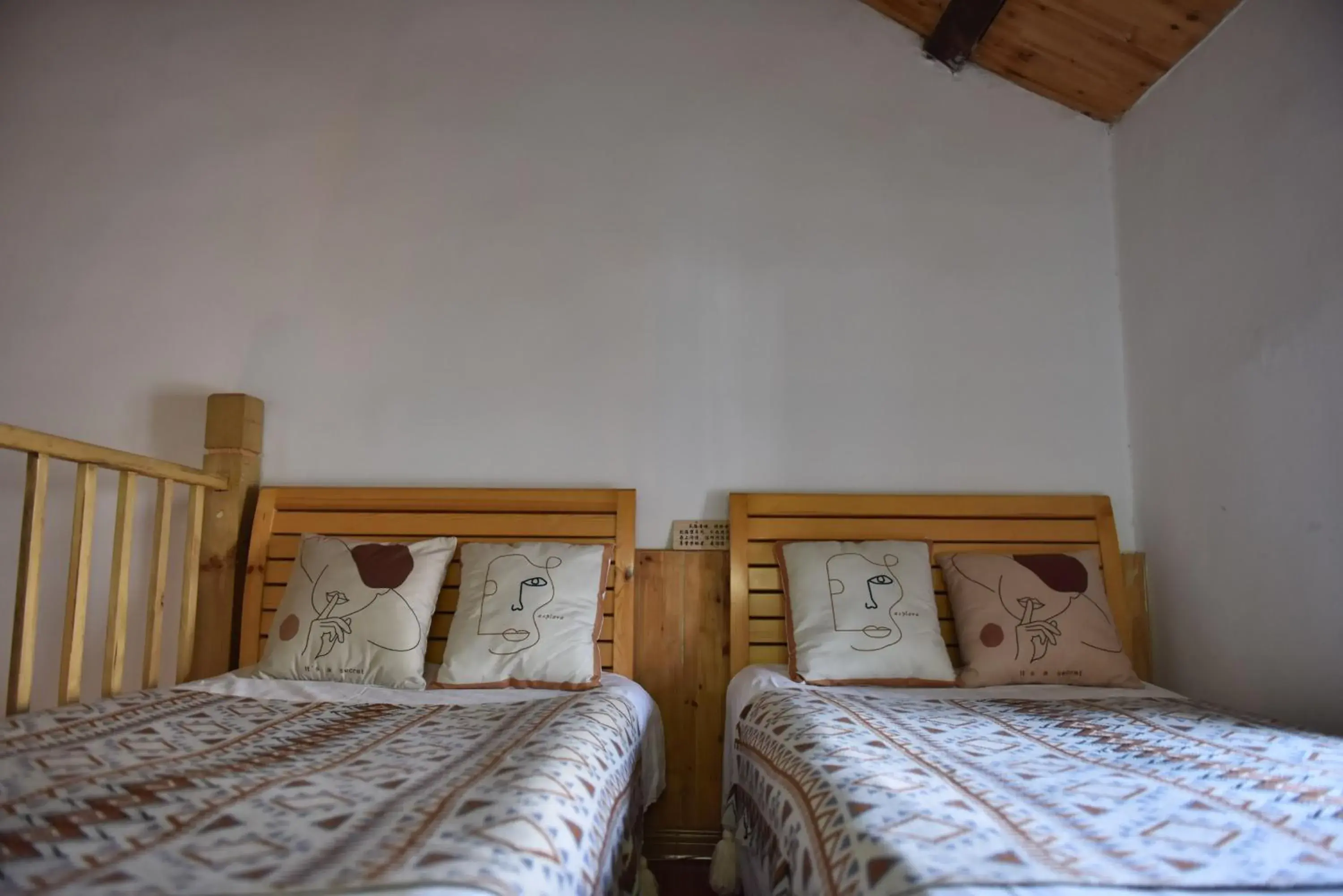 Triple Room with Bathroom in Jinan Mountain and Sea Culture Hotel Triple Room with Bathroom in Jinan Mountain and Sea Culture Hotel