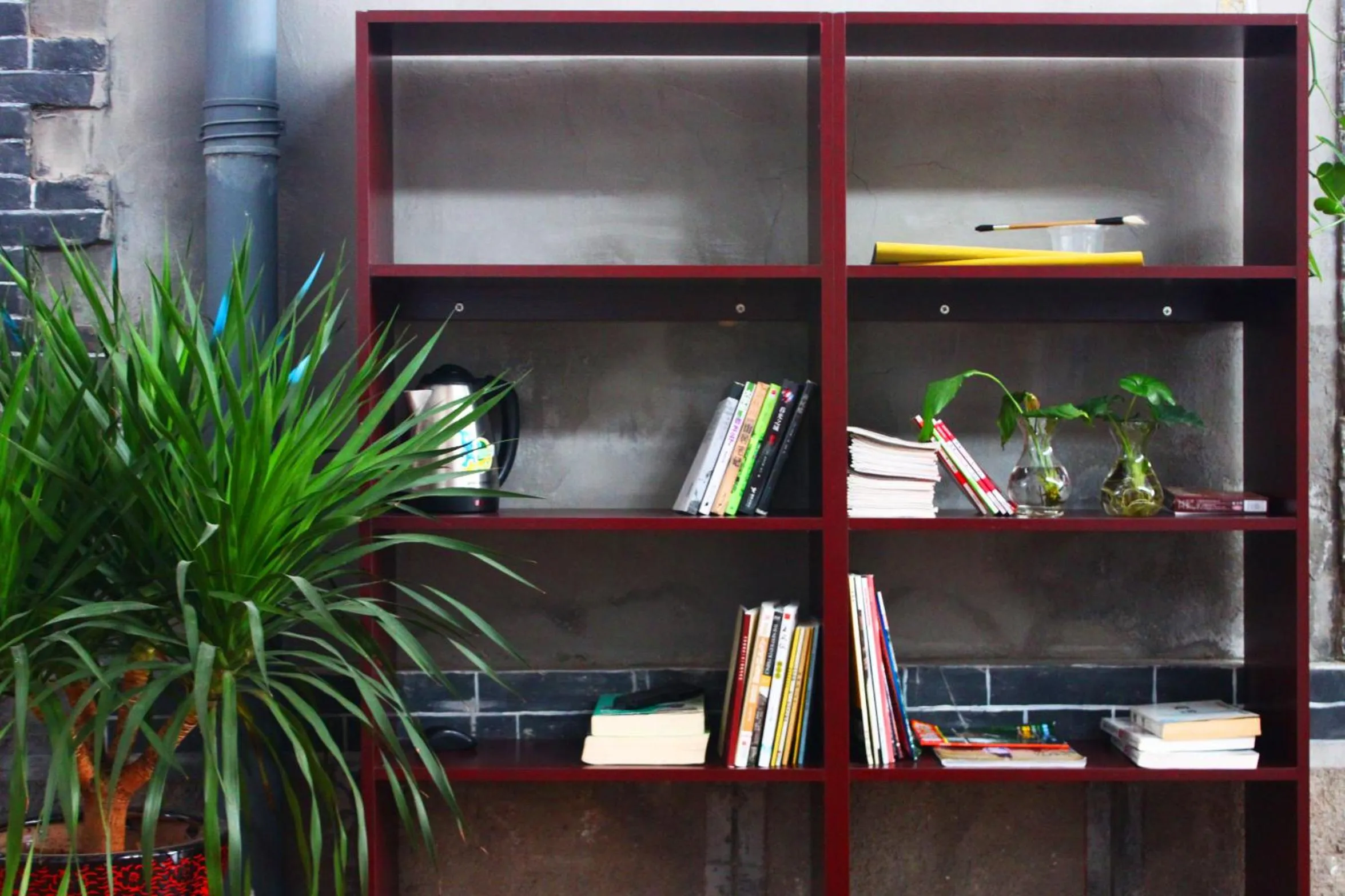 Library in Jinan Mountain and Sea Culture Hotel