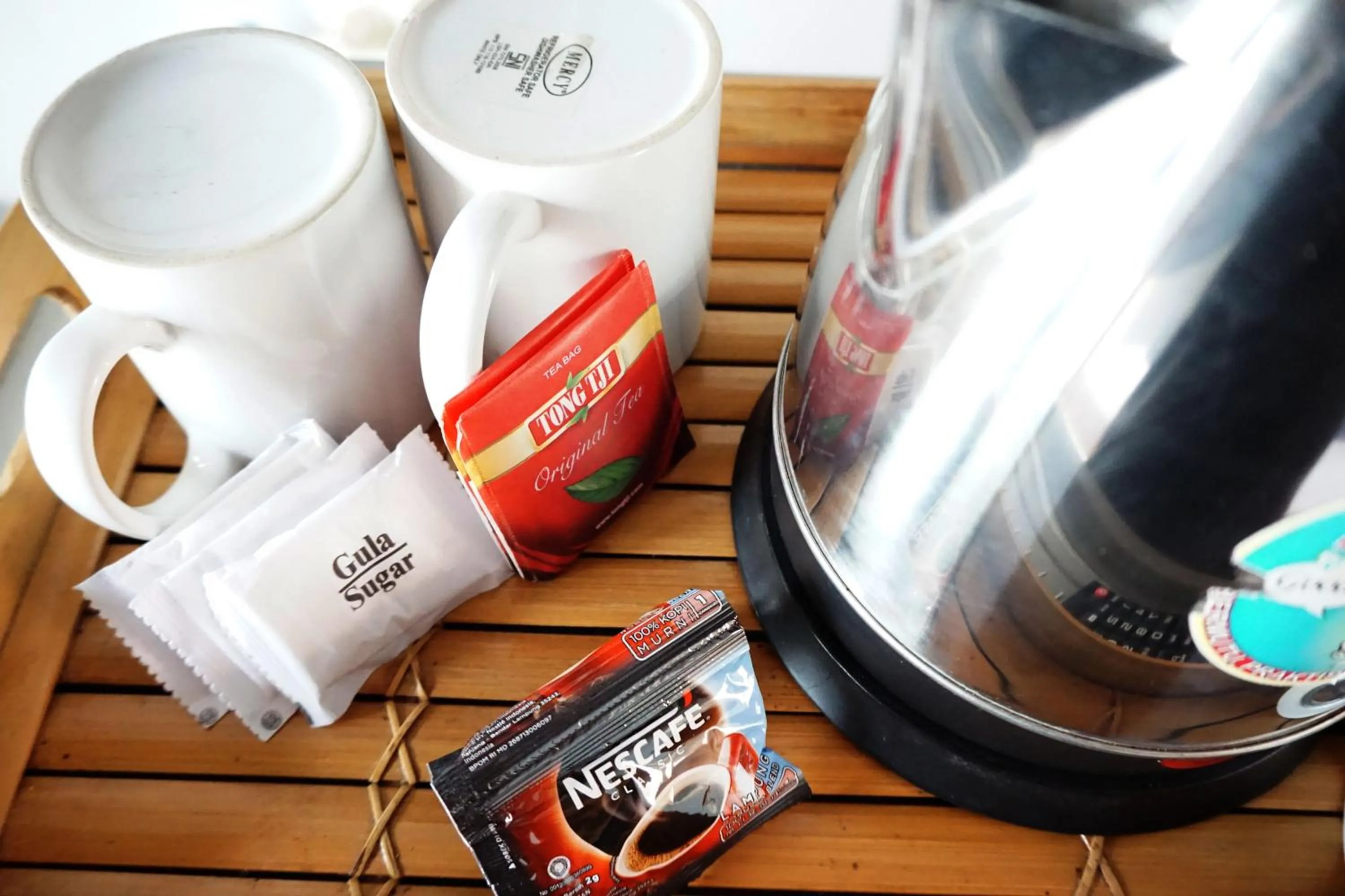 Coffee/tea facilities in Louto Dmell Villa & Guesthouse