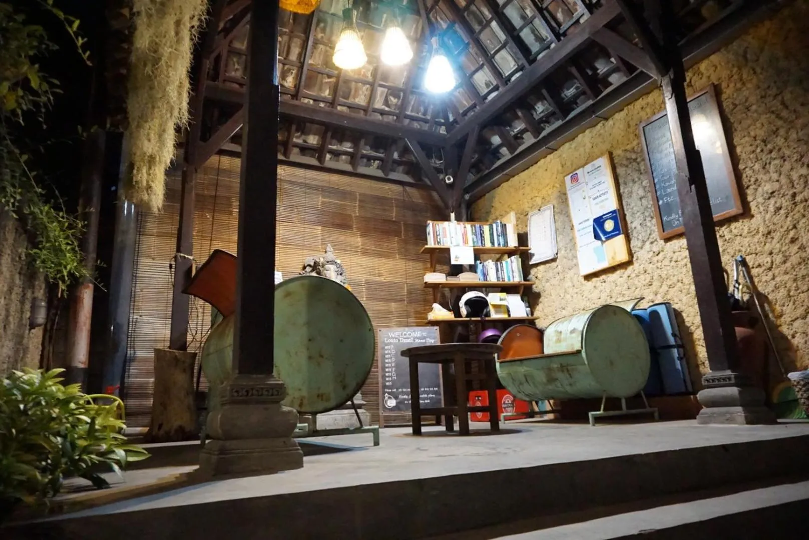 Library in Louto Dmell Villa & Guesthouse