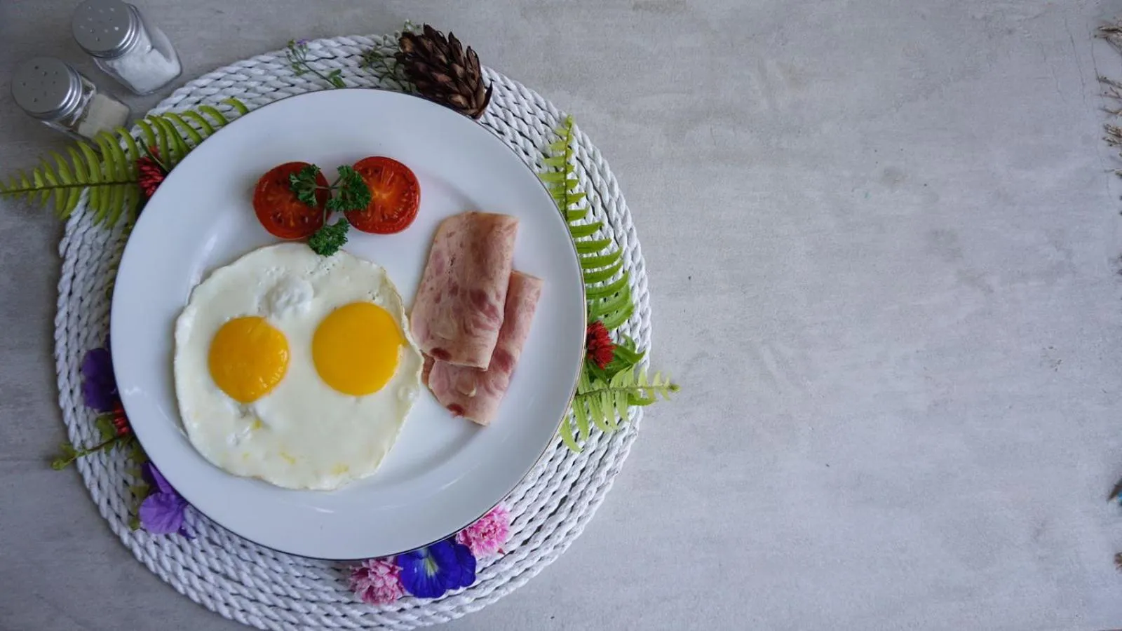 Breakfast in Louto Dmell Villa & Guesthouse