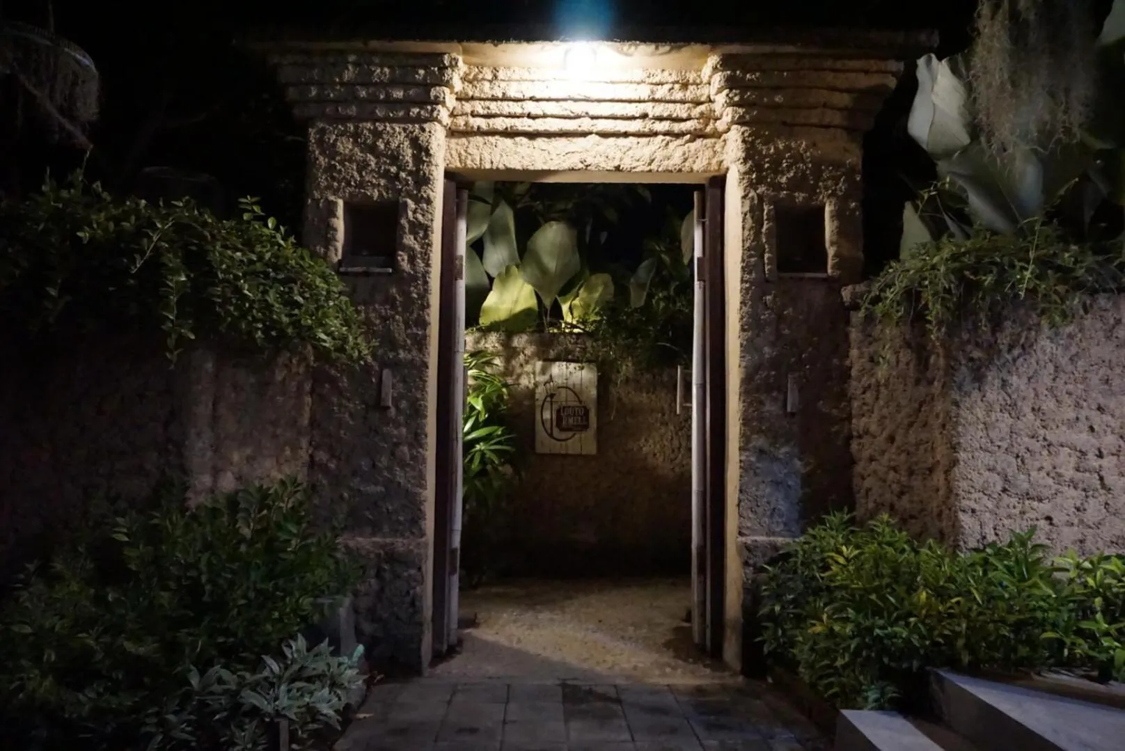 Facade/entrance in Louto Dmell Villa & Guesthouse