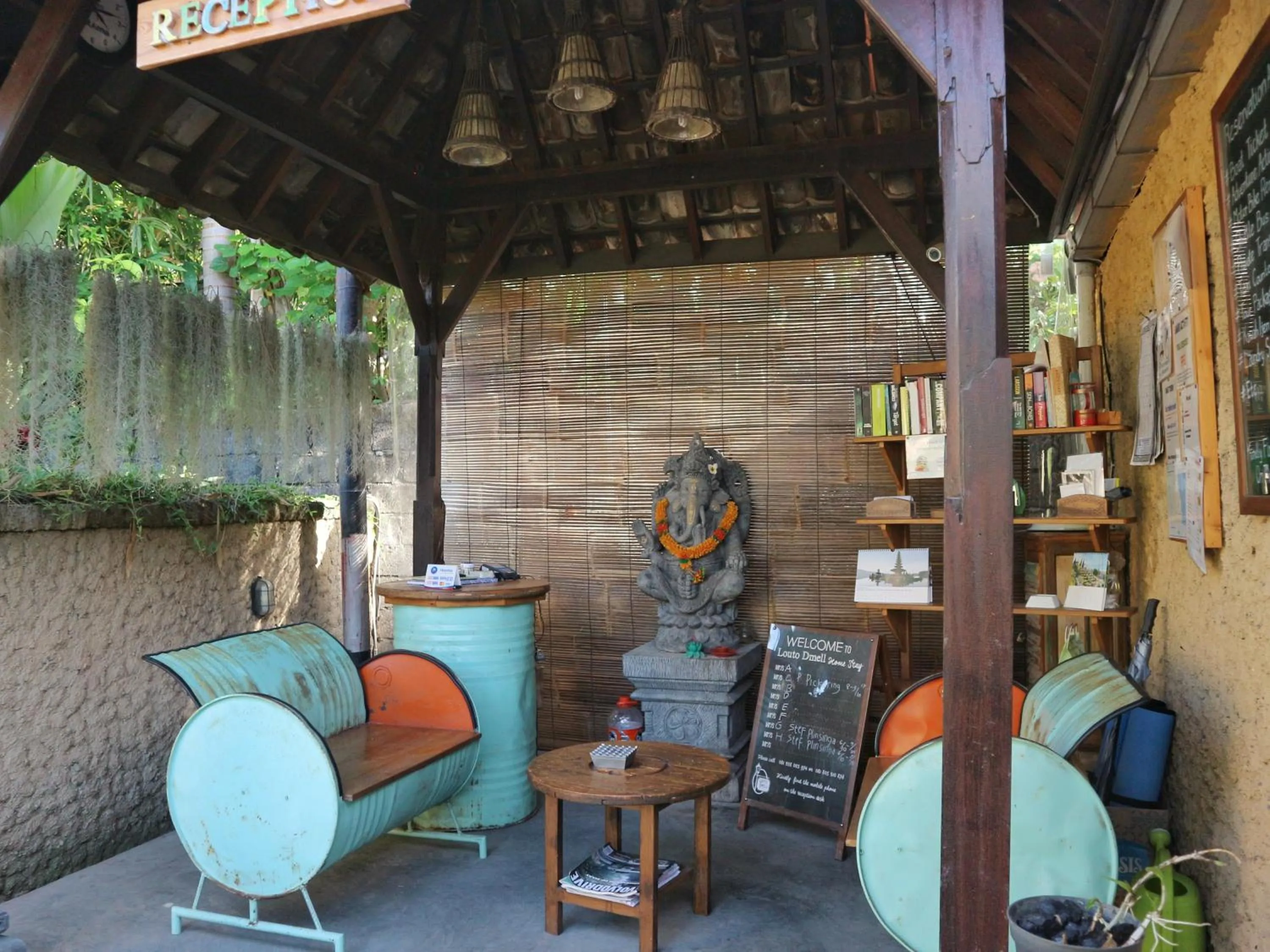 Lobby or reception in Louto Dmell Villa & Guesthouse