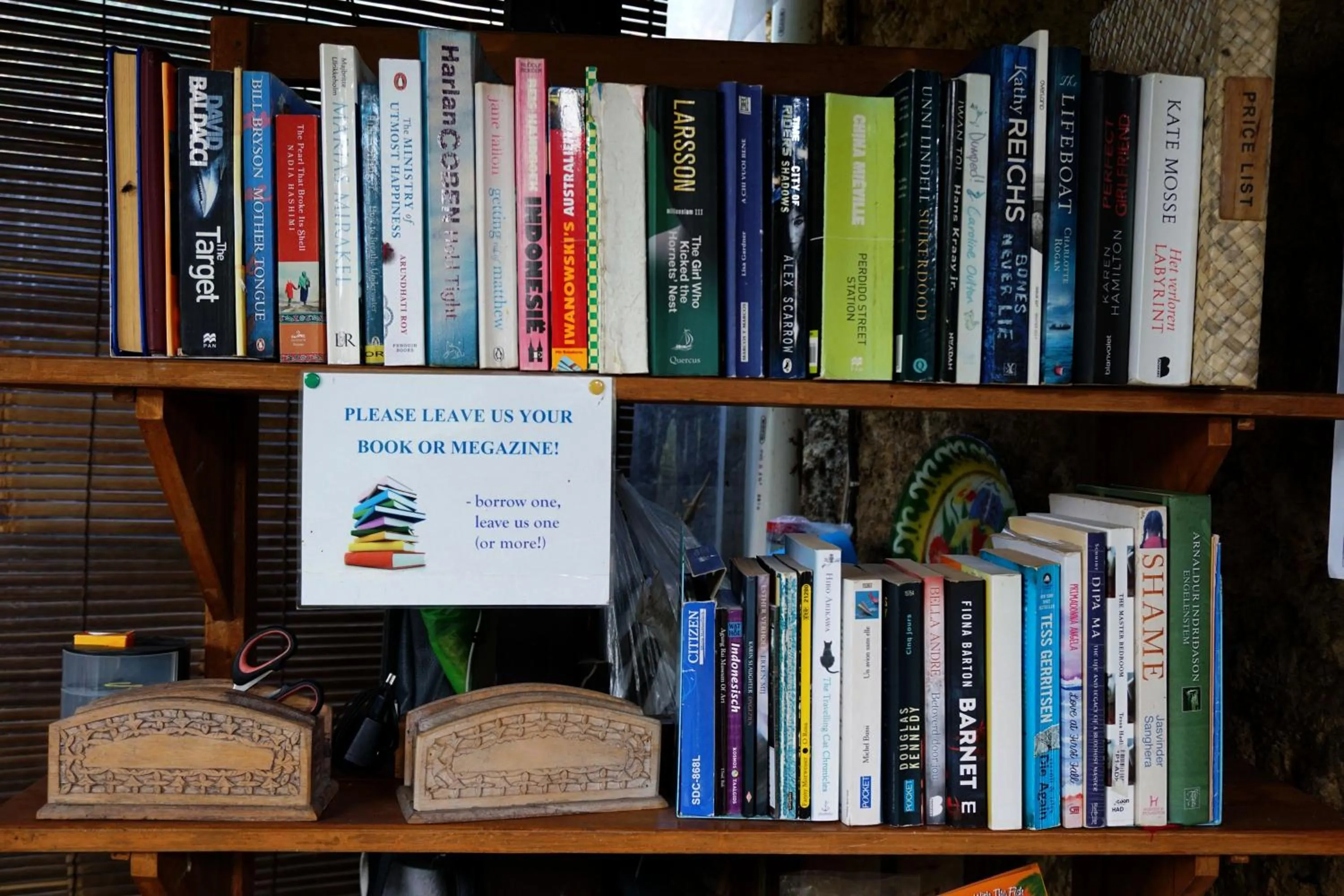 Library in Louto Dmell Villa & Guesthouse