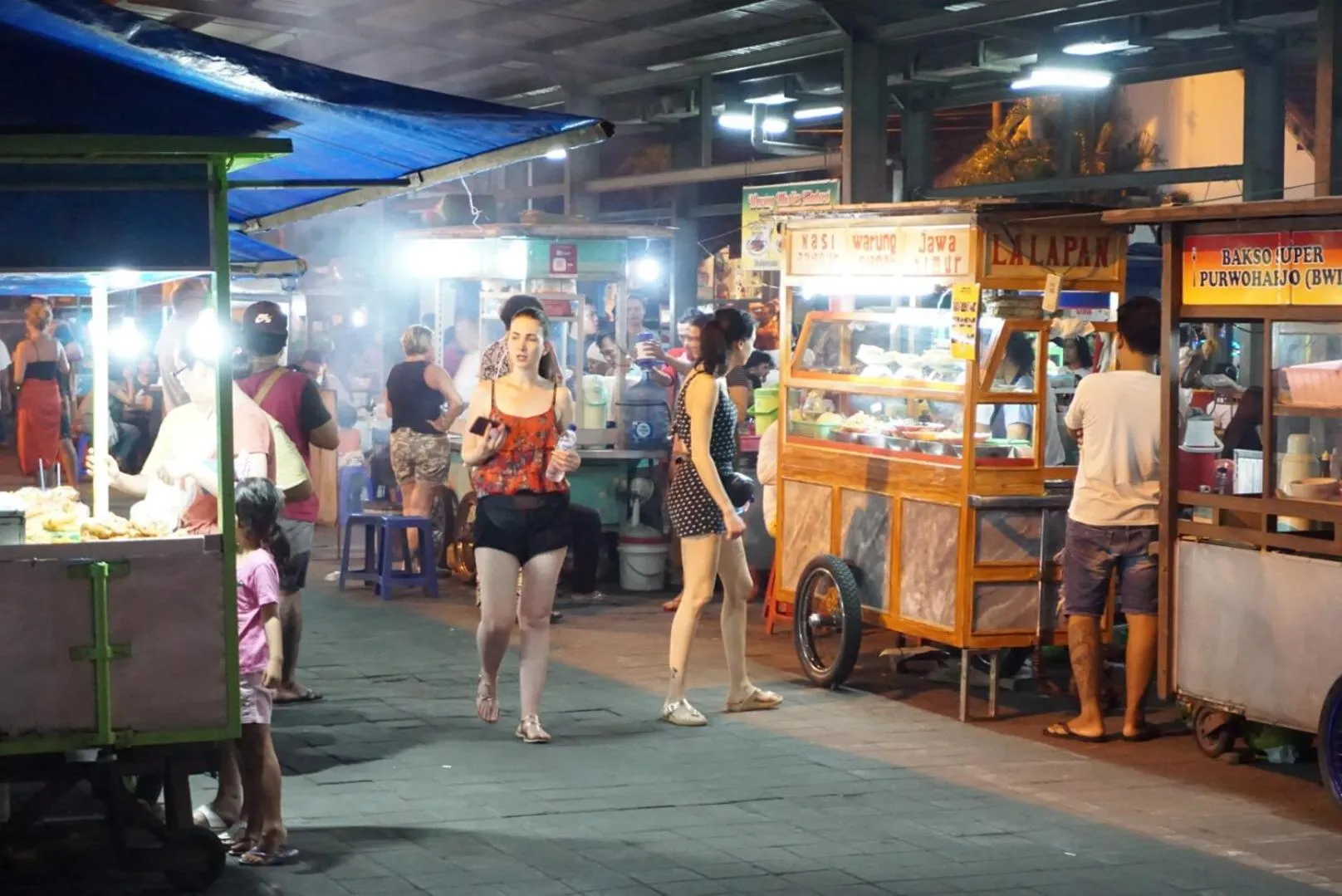 Shopping Area in Louto Dmell Villa & Guesthouse