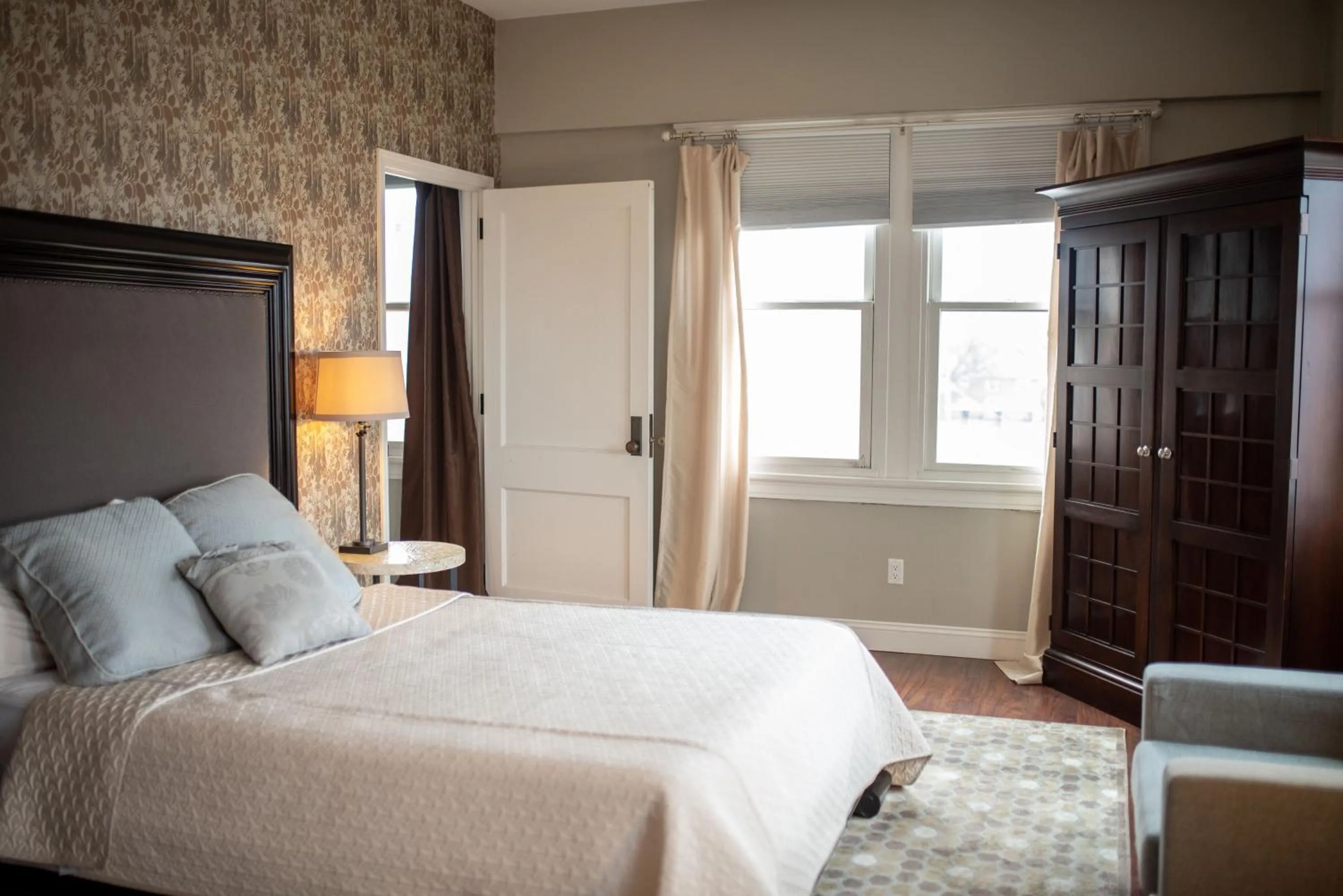 Bed in Fountainview Inn