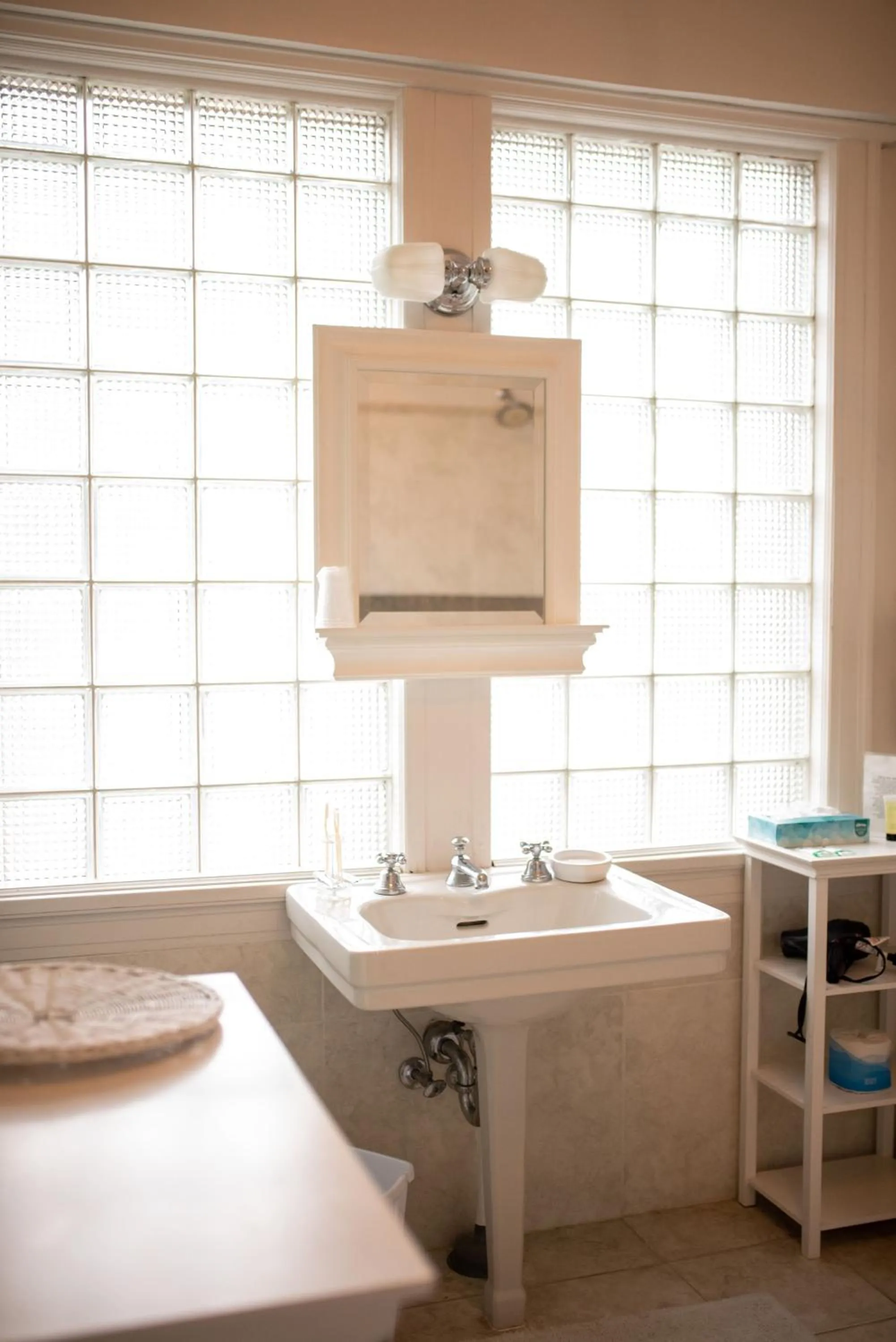 Bathroom, Bed in Fountainview Inn
