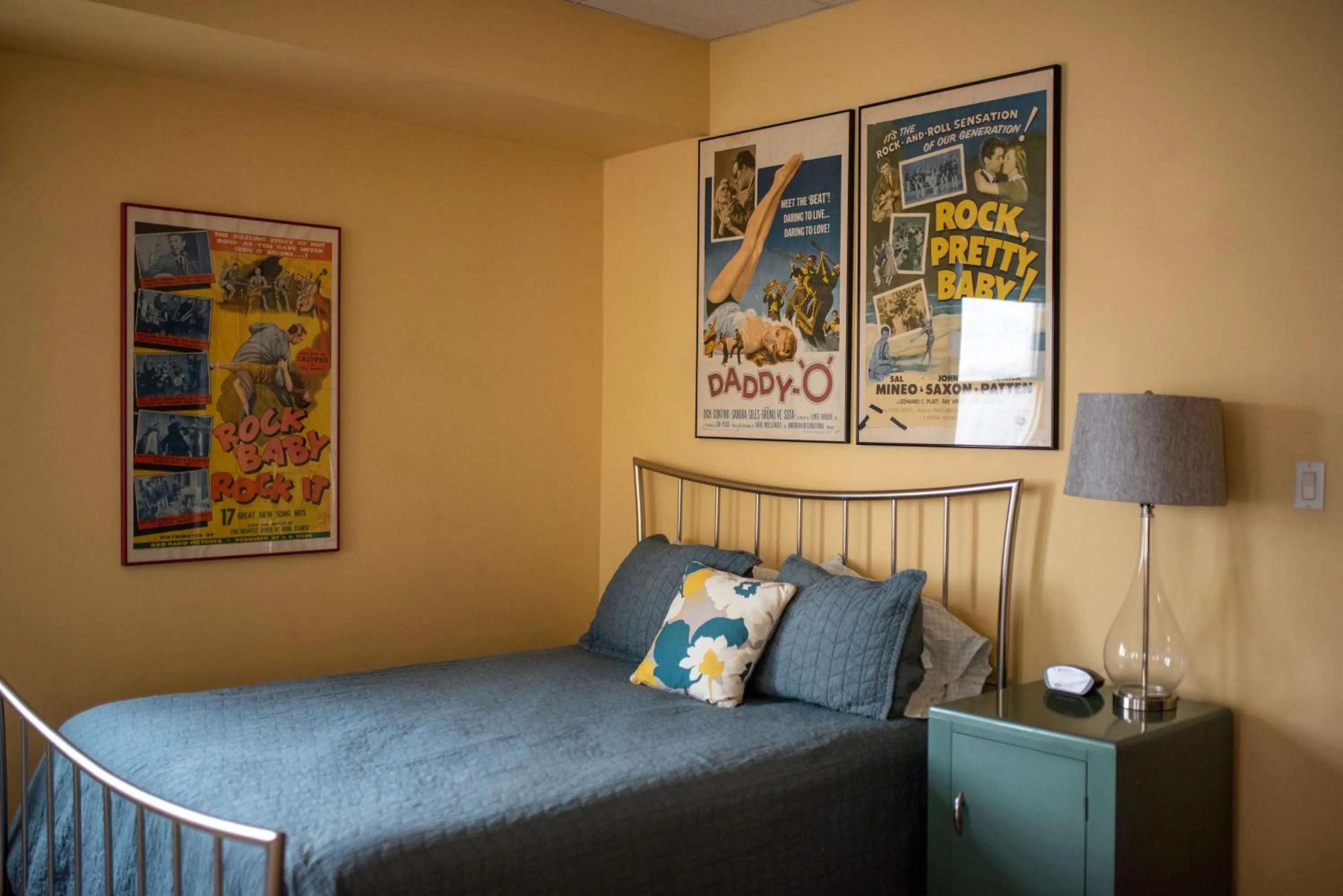 Bed in Fountainview Inn