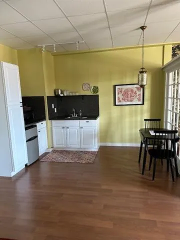 Dining area in Fountainview Inn