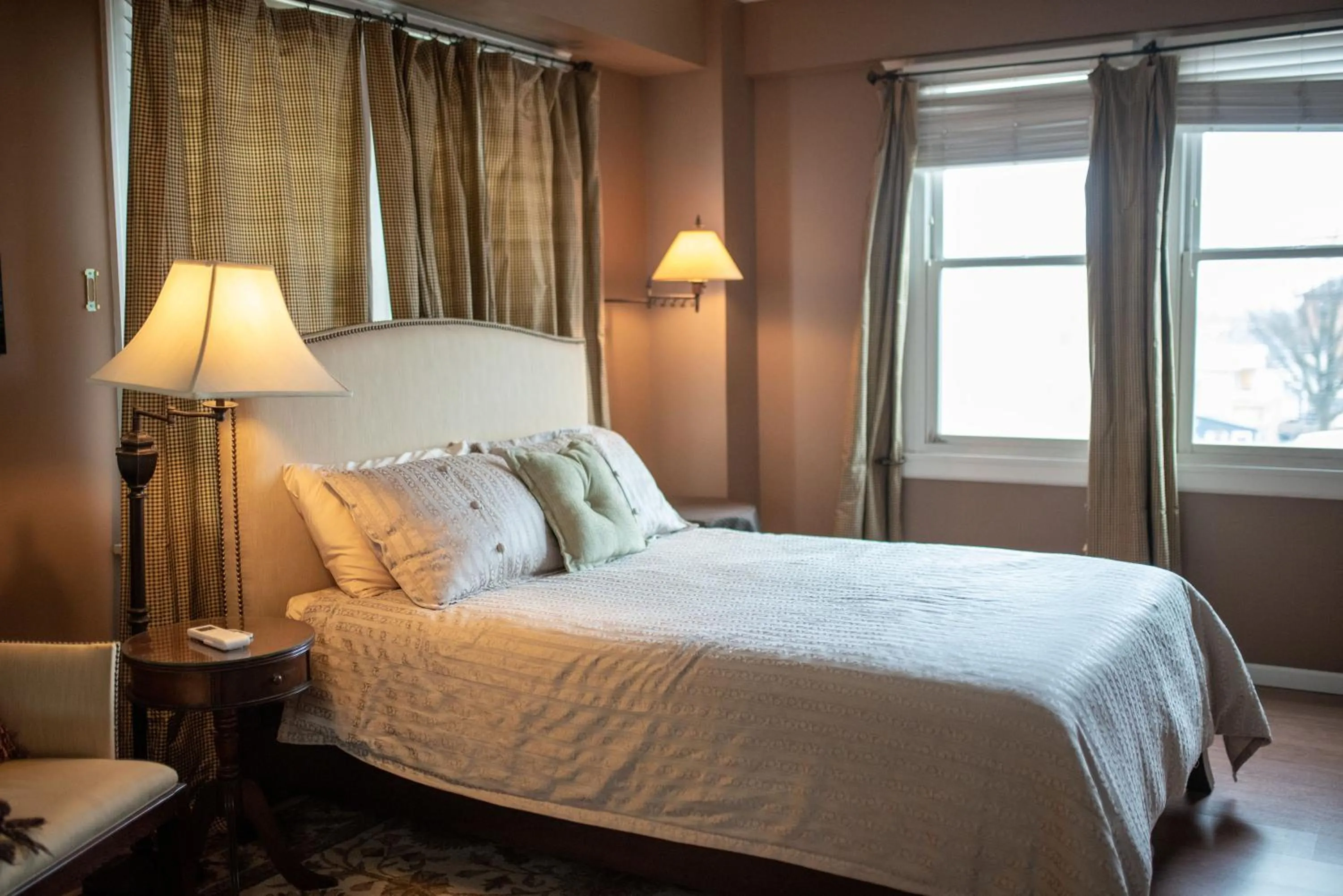 Bed in Fountainview Inn