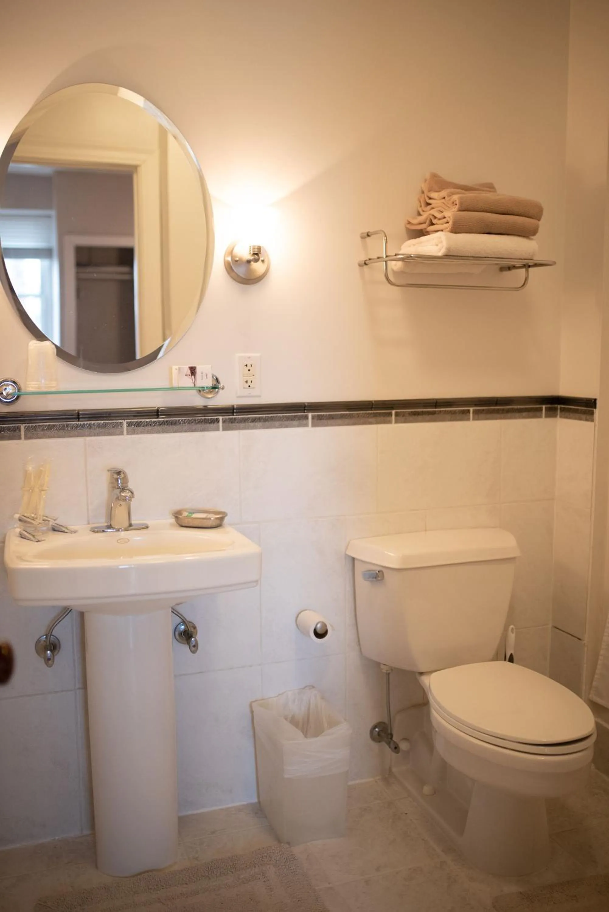 Toilet in Fountainview Inn